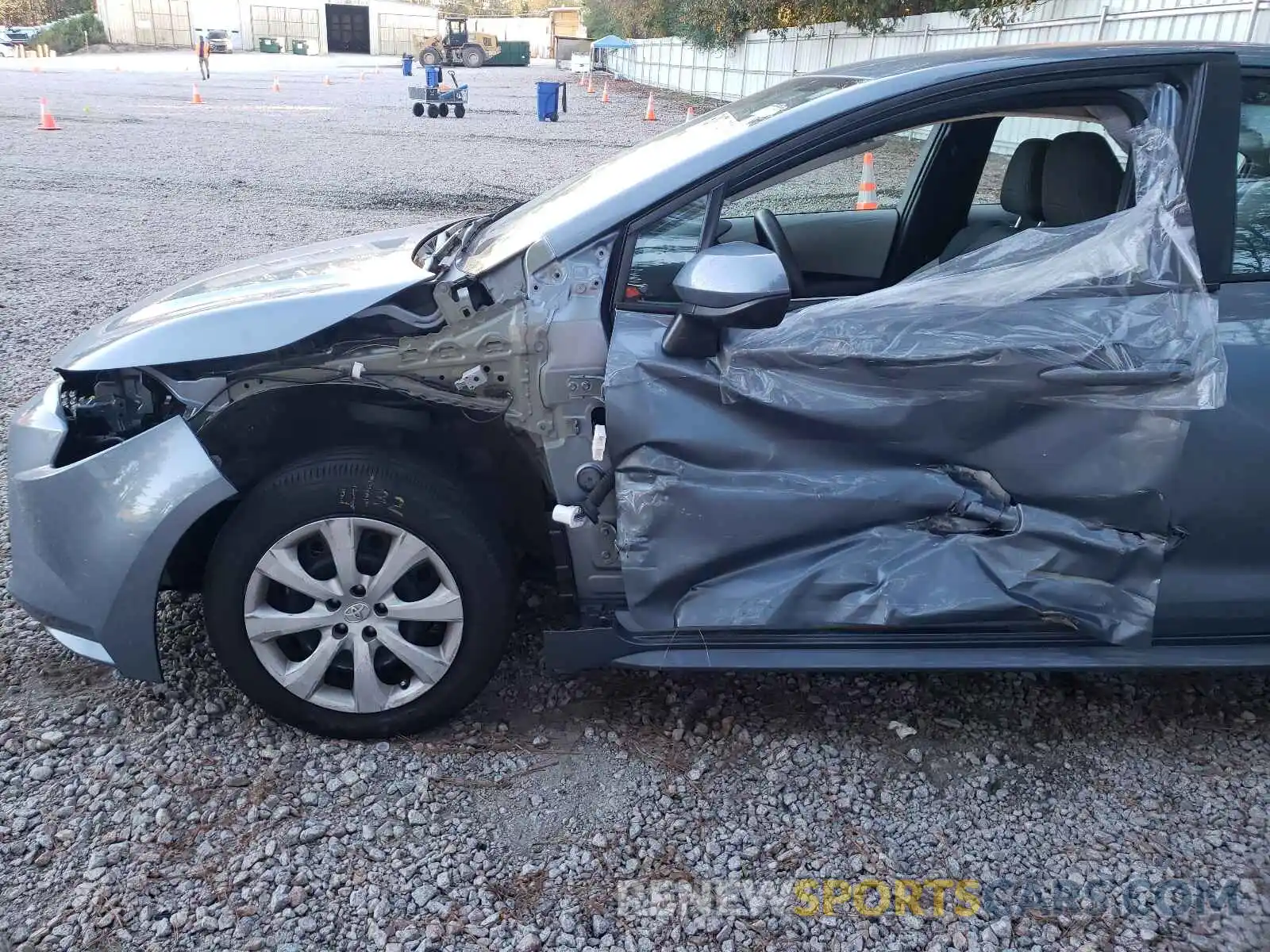 9 Photograph of a damaged car 5YFEPRAE3LP070330 TOYOTA COROLLA 2020