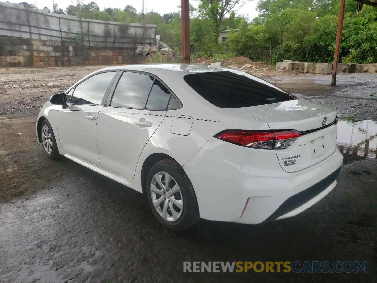 3 Photograph of a damaged car 5YFEPRAE3LP071672 TOYOTA COROLLA 2020