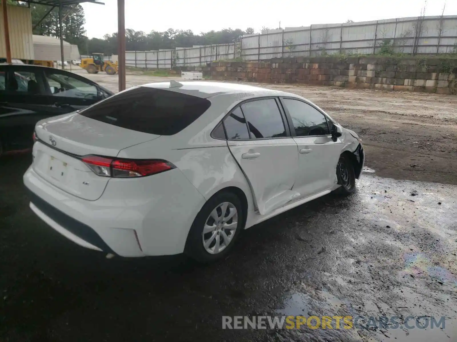 4 Photograph of a damaged car 5YFEPRAE3LP071672 TOYOTA COROLLA 2020