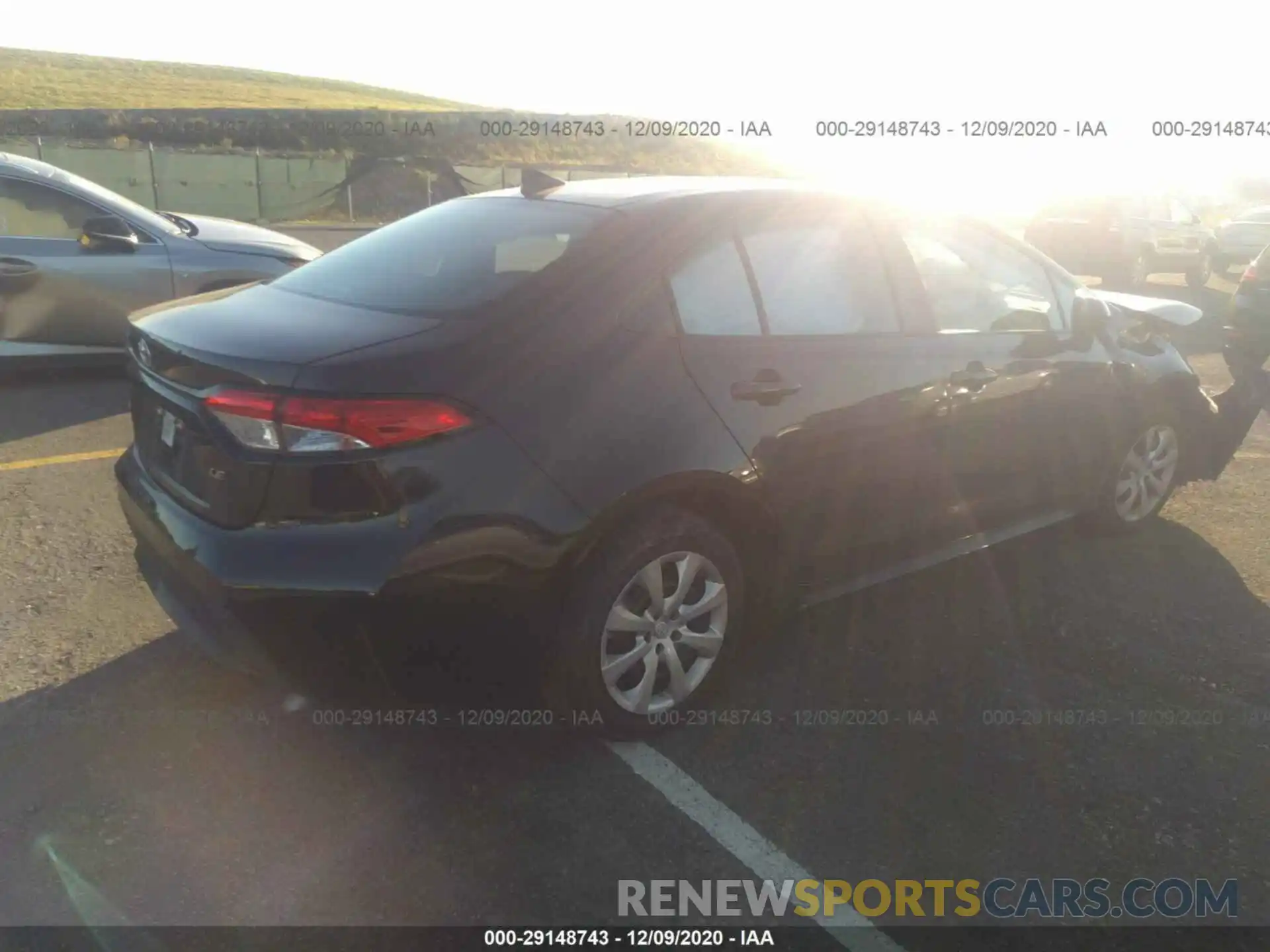 4 Photograph of a damaged car 5YFEPRAE3LP073034 TOYOTA COROLLA 2020