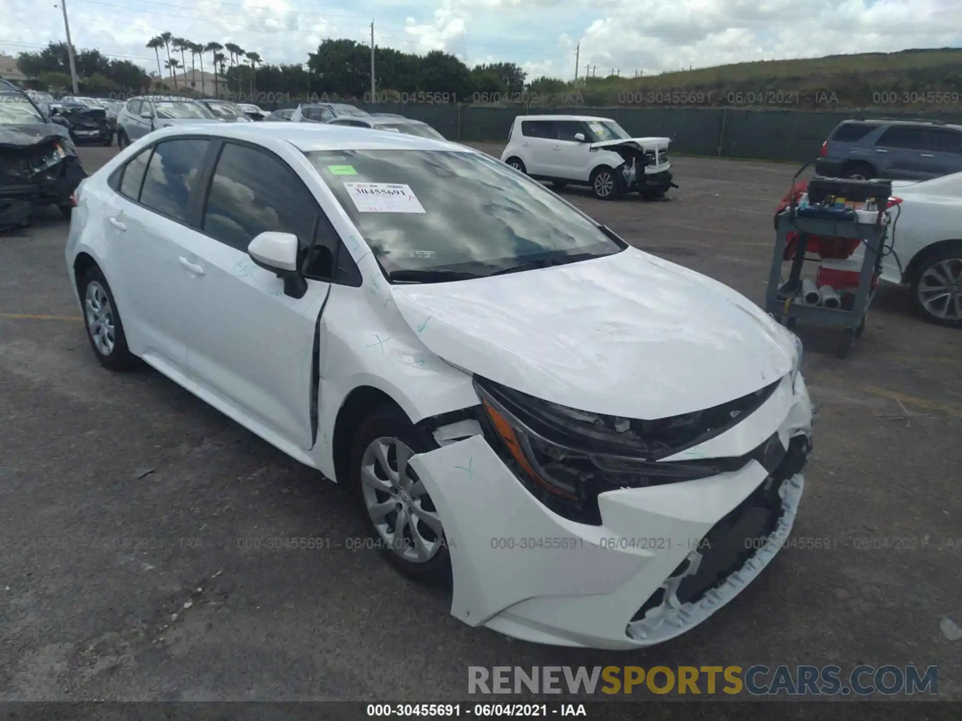 1 Photograph of a damaged car 5YFEPRAE3LP075205 TOYOTA COROLLA 2020