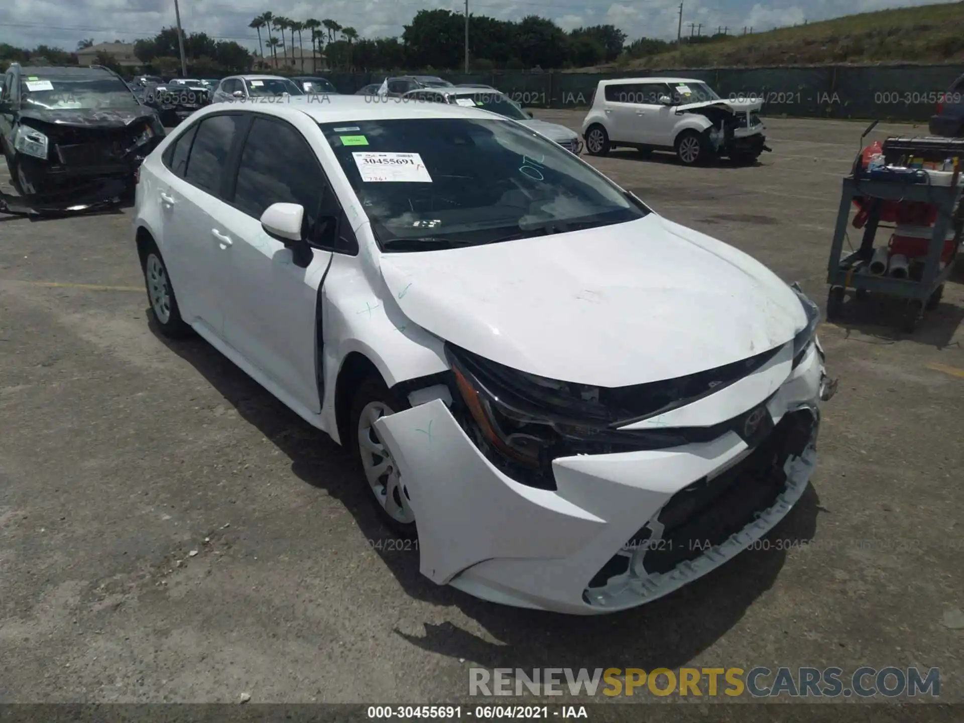 6 Photograph of a damaged car 5YFEPRAE3LP075205 TOYOTA COROLLA 2020