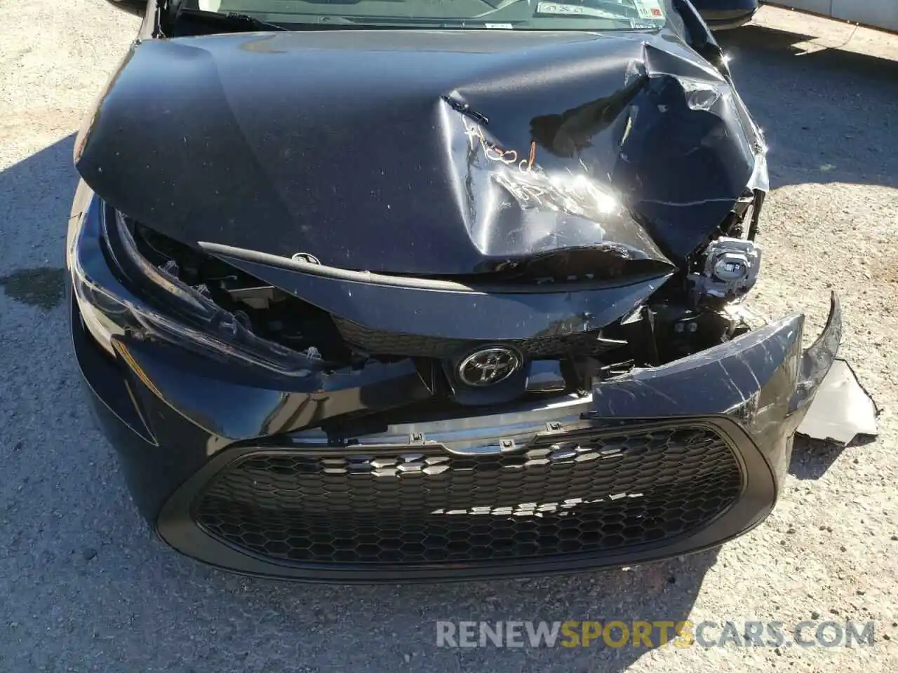 9 Photograph of a damaged car 5YFEPRAE3LP076032 TOYOTA COROLLA 2020