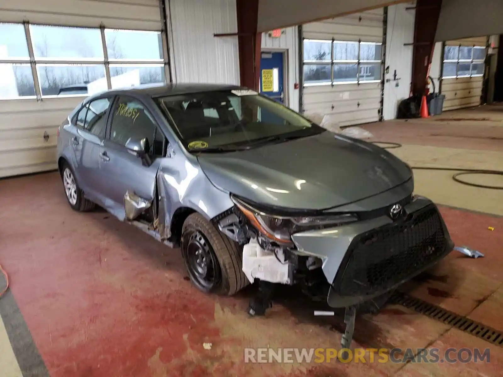 1 Photograph of a damaged car 5YFEPRAE3LP076113 TOYOTA COROLLA 2020