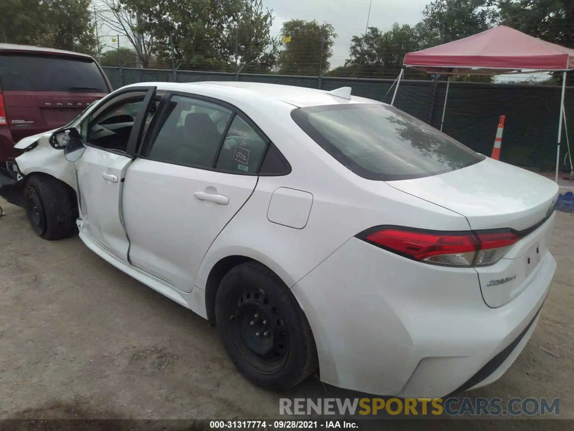 3 Photograph of a damaged car 5YFEPRAE3LP077116 TOYOTA COROLLA 2020