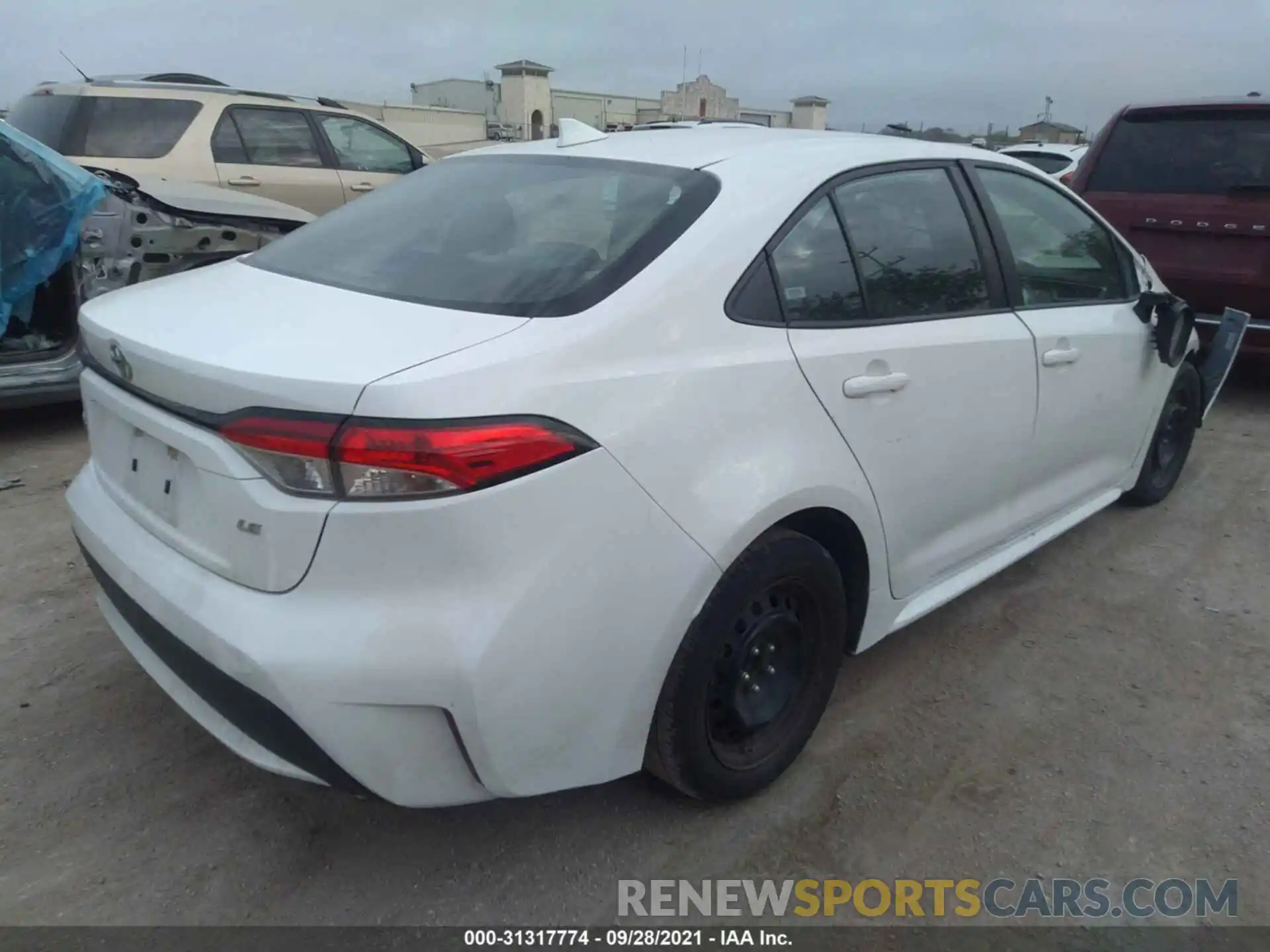 4 Photograph of a damaged car 5YFEPRAE3LP077116 TOYOTA COROLLA 2020