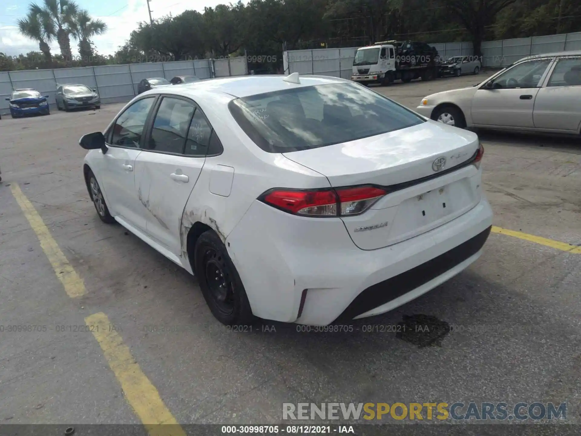 3 Photograph of a damaged car 5YFEPRAE3LP077648 TOYOTA COROLLA 2020