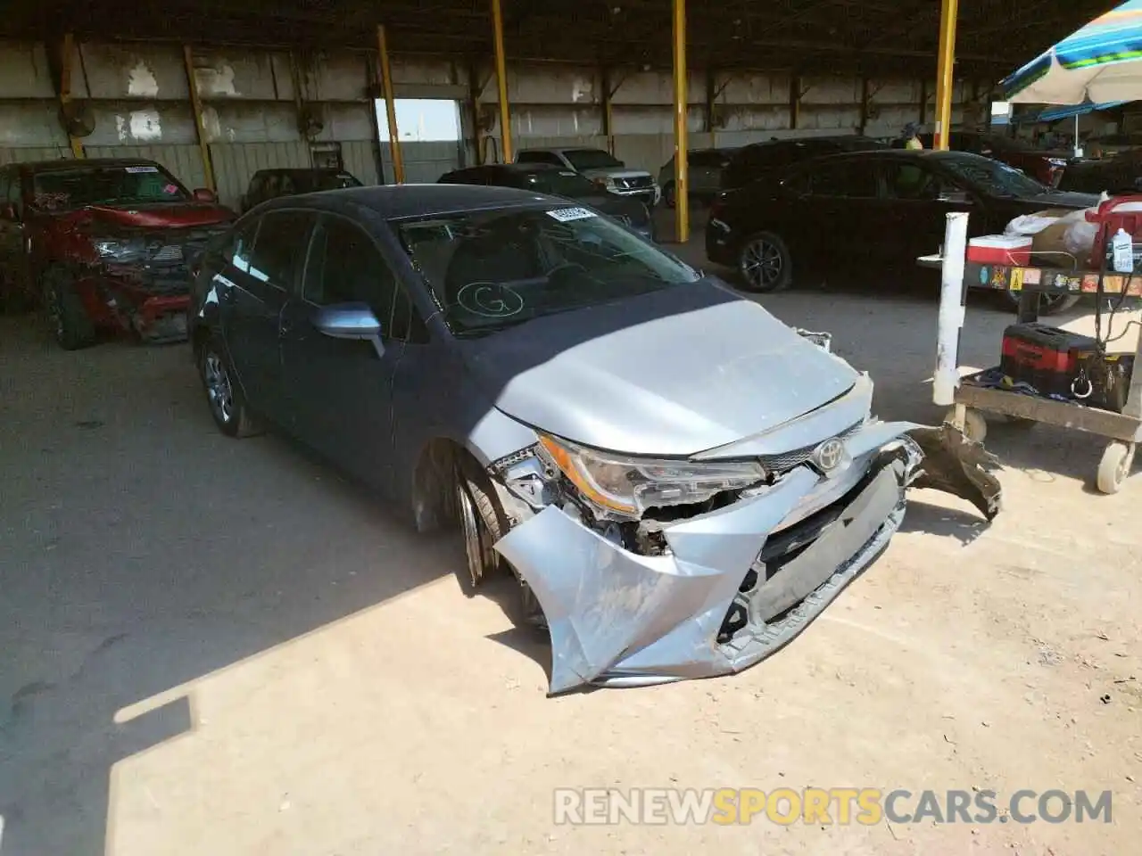 1 Photograph of a damaged car 5YFEPRAE3LP079318 TOYOTA COROLLA 2020