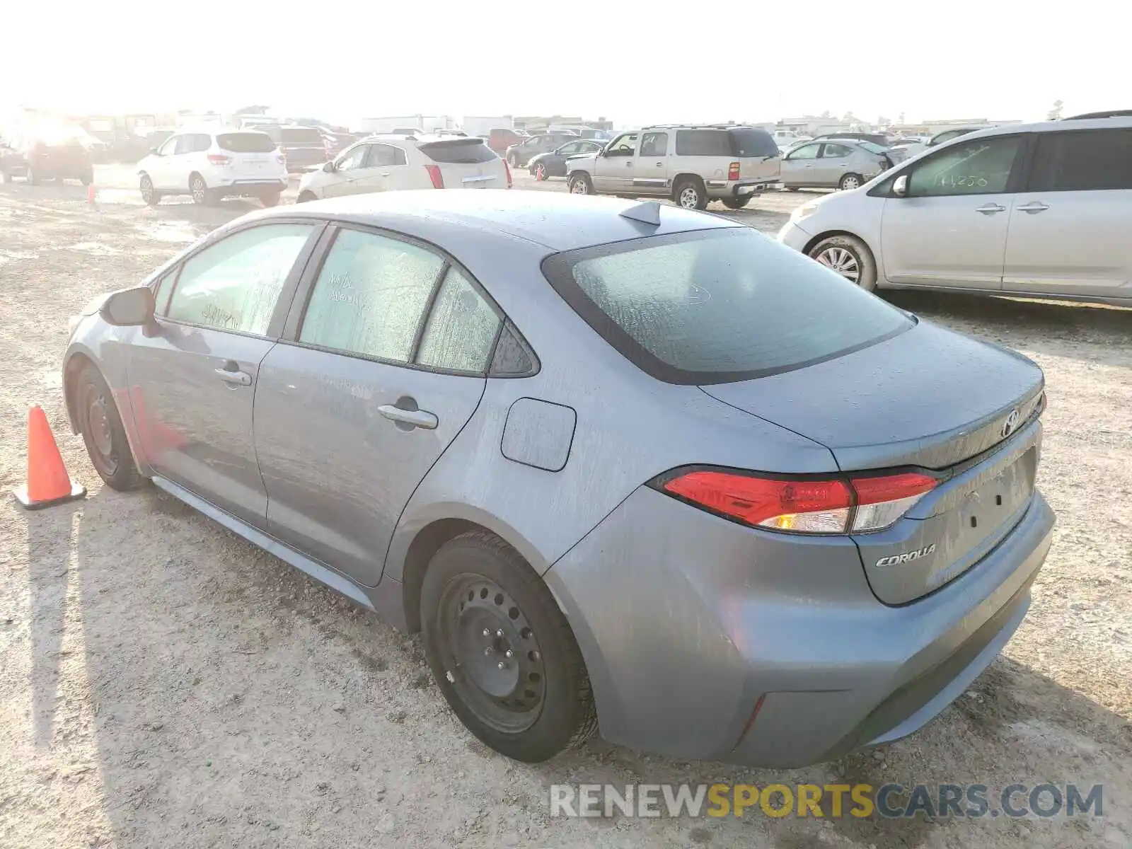 3 Photograph of a damaged car 5YFEPRAE3LP080338 TOYOTA COROLLA 2020