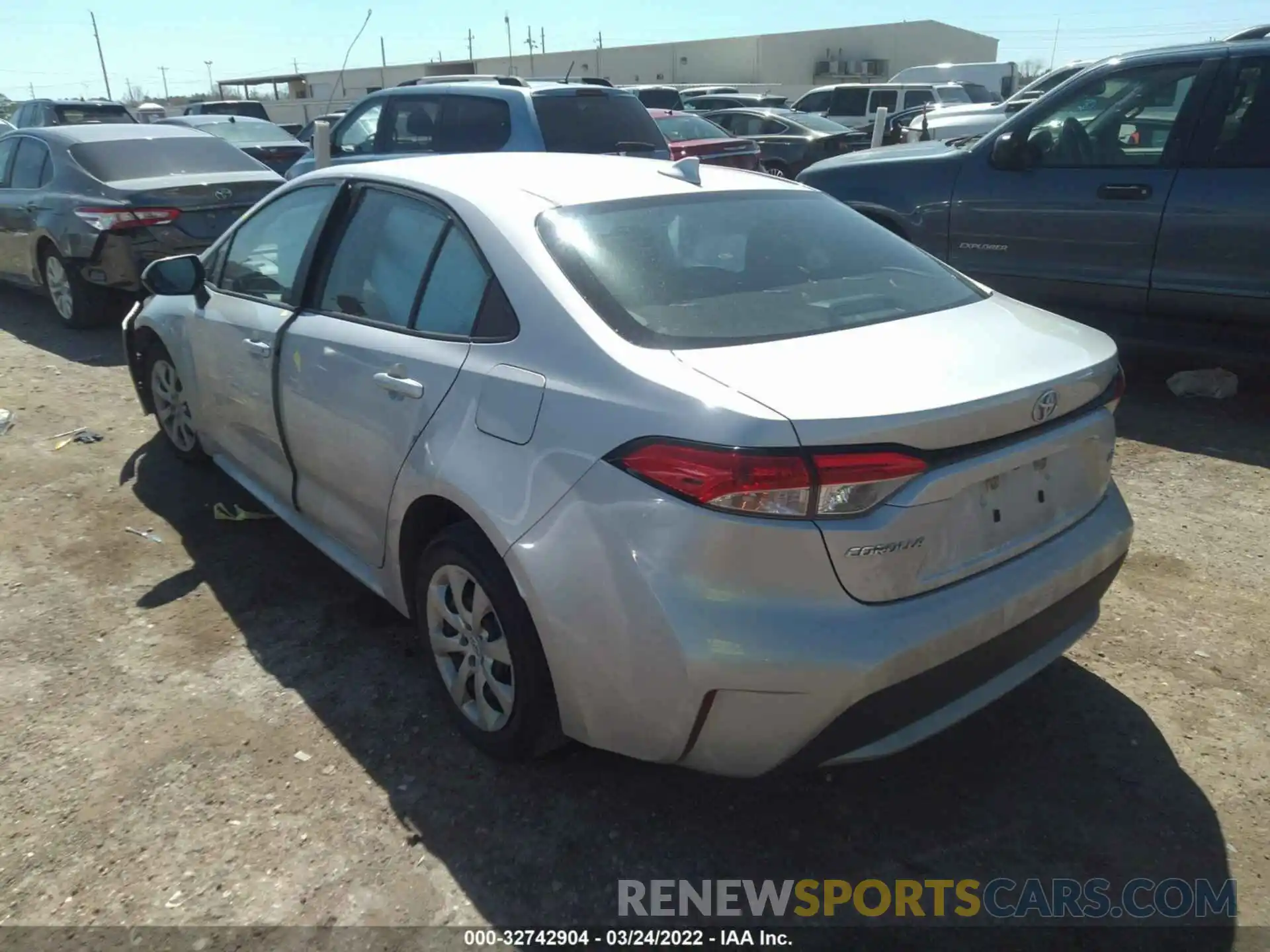 3 Photograph of a damaged car 5YFEPRAE3LP080906 TOYOTA COROLLA 2020