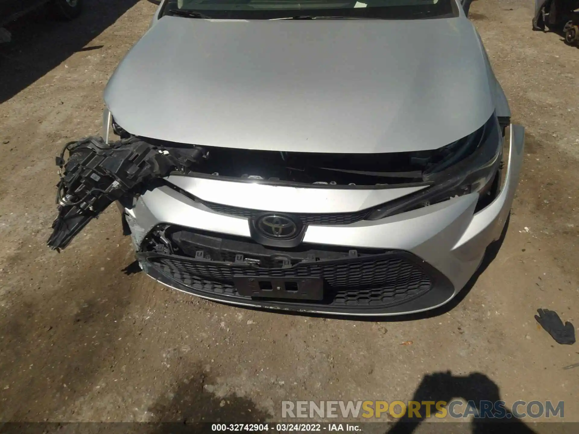 6 Photograph of a damaged car 5YFEPRAE3LP080906 TOYOTA COROLLA 2020