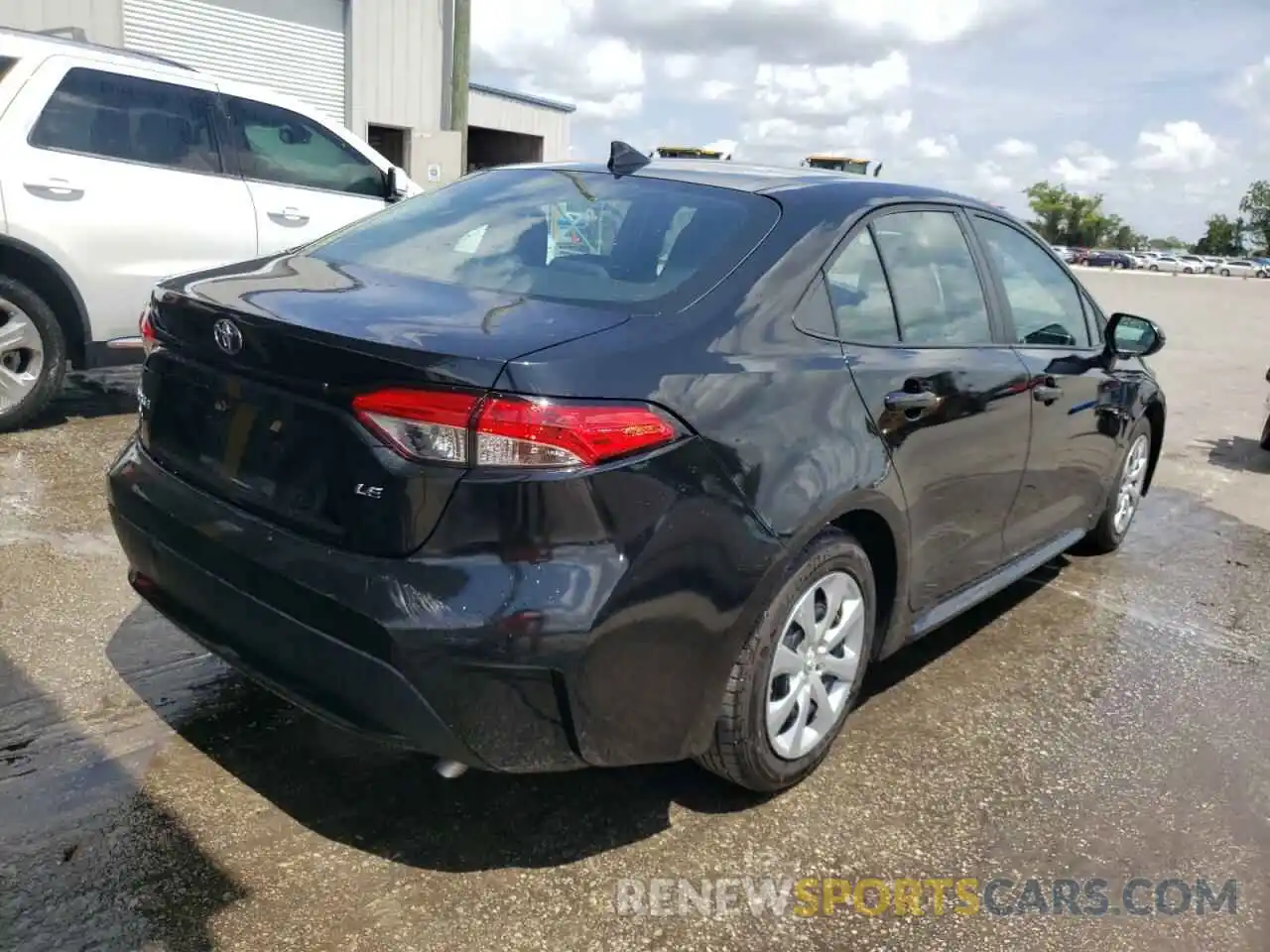 4 Photograph of a damaged car 5YFEPRAE3LP081070 TOYOTA COROLLA 2020