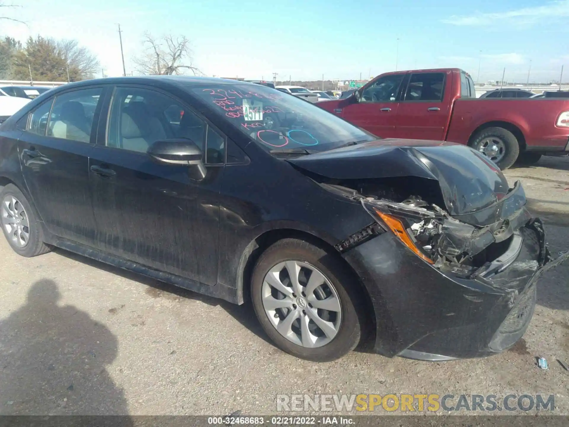 1 Photograph of a damaged car 5YFEPRAE3LP081876 TOYOTA COROLLA 2020