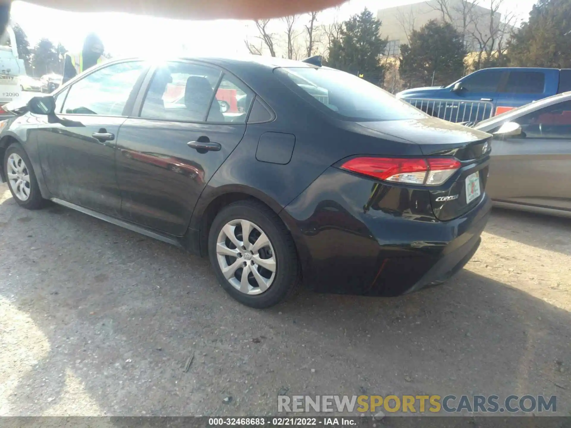 3 Photograph of a damaged car 5YFEPRAE3LP081876 TOYOTA COROLLA 2020