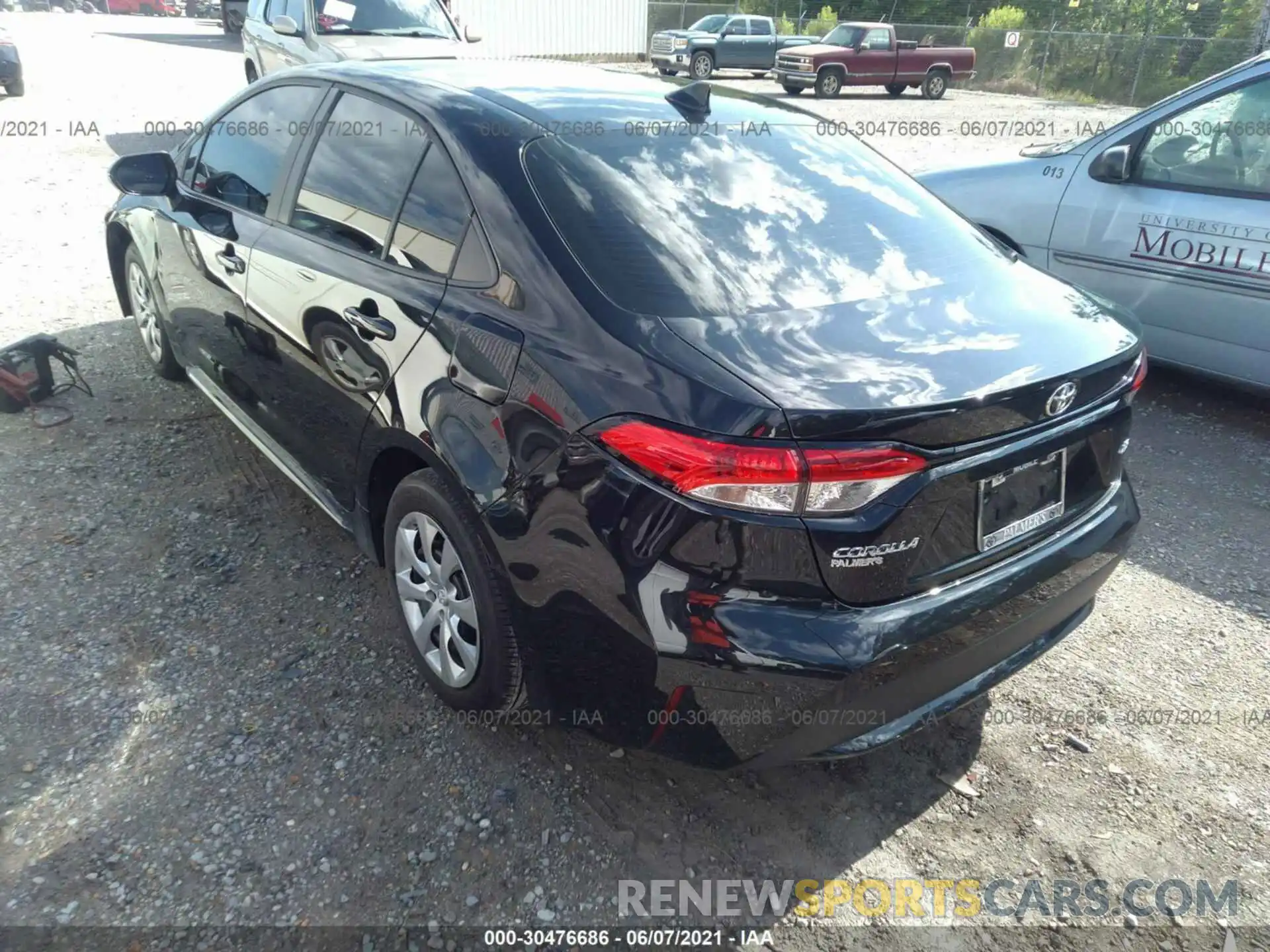 3 Photograph of a damaged car 5YFEPRAE3LP082803 TOYOTA COROLLA 2020