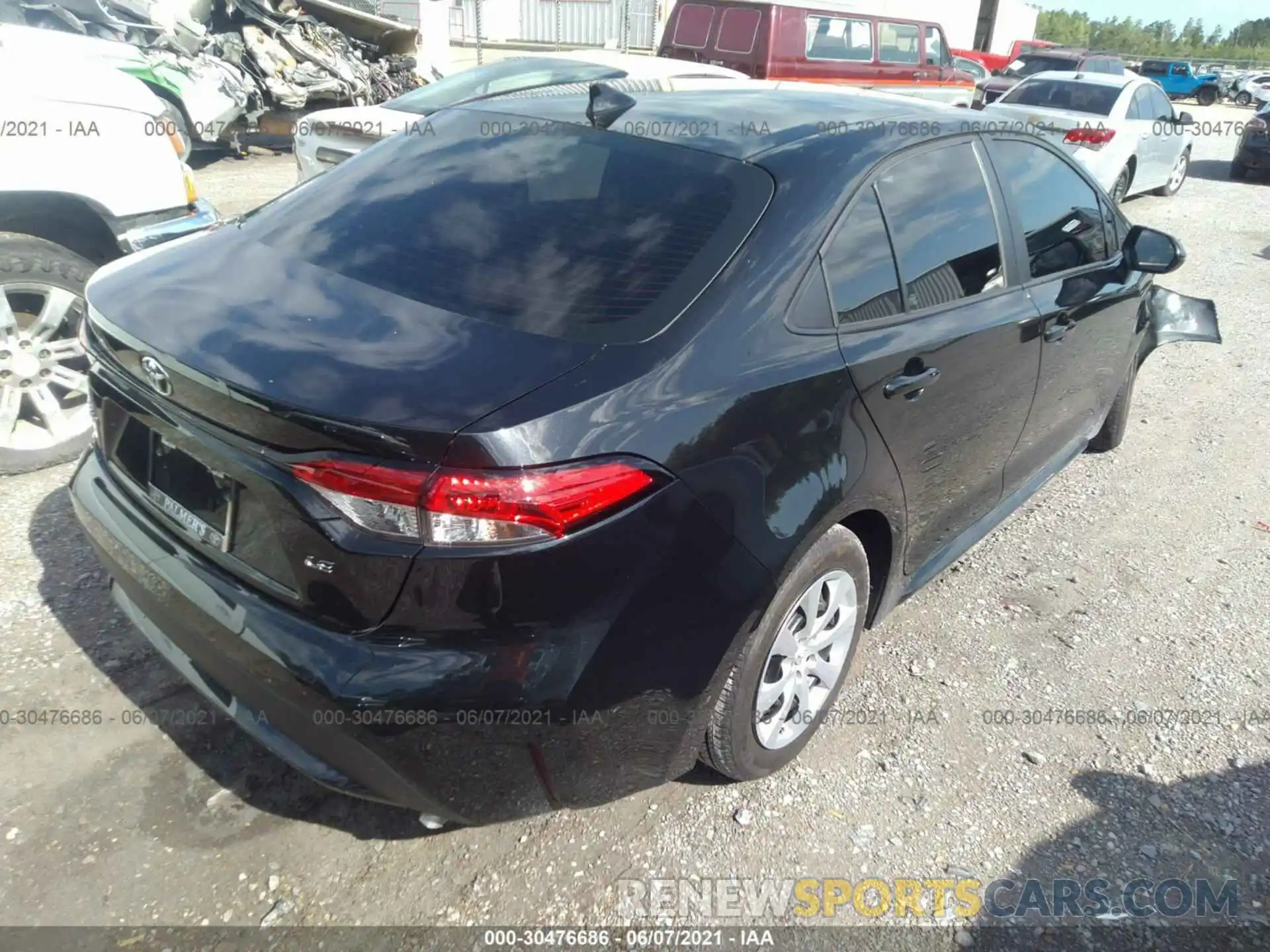 4 Photograph of a damaged car 5YFEPRAE3LP082803 TOYOTA COROLLA 2020