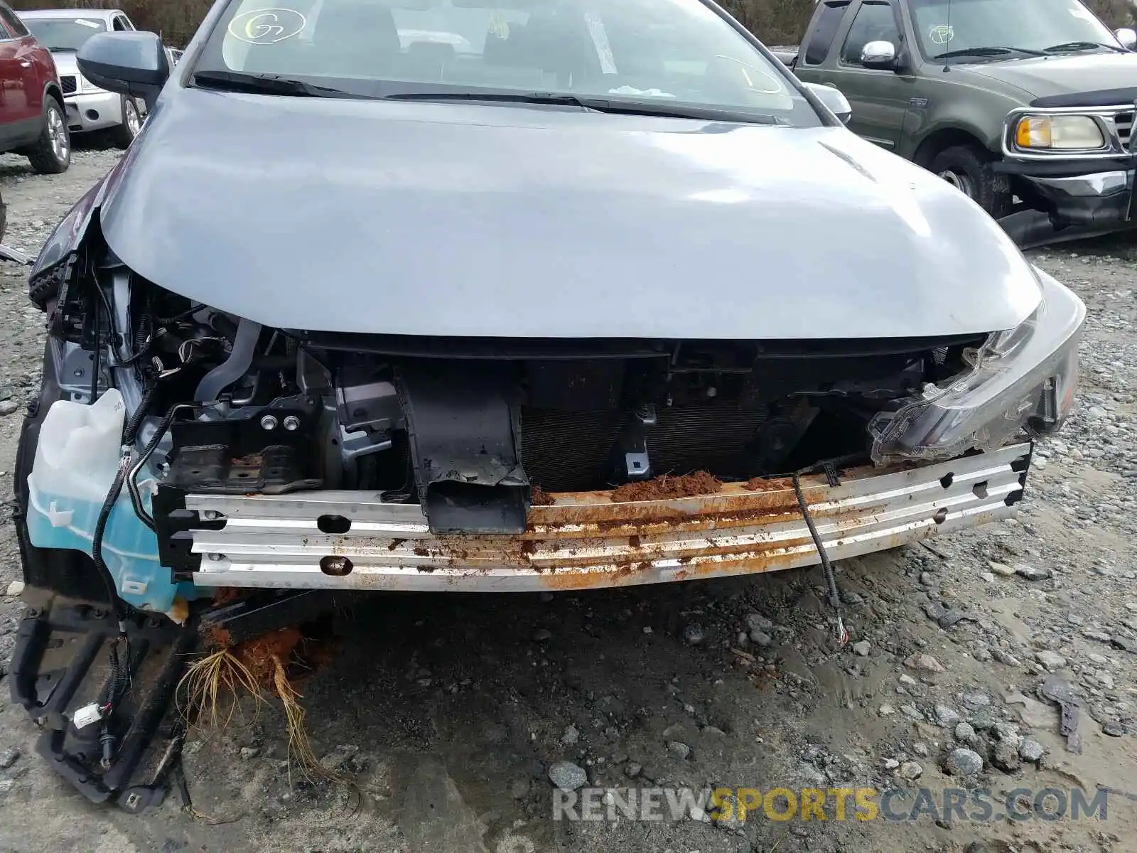 9 Photograph of a damaged car 5YFEPRAE3LP083806 TOYOTA COROLLA 2020