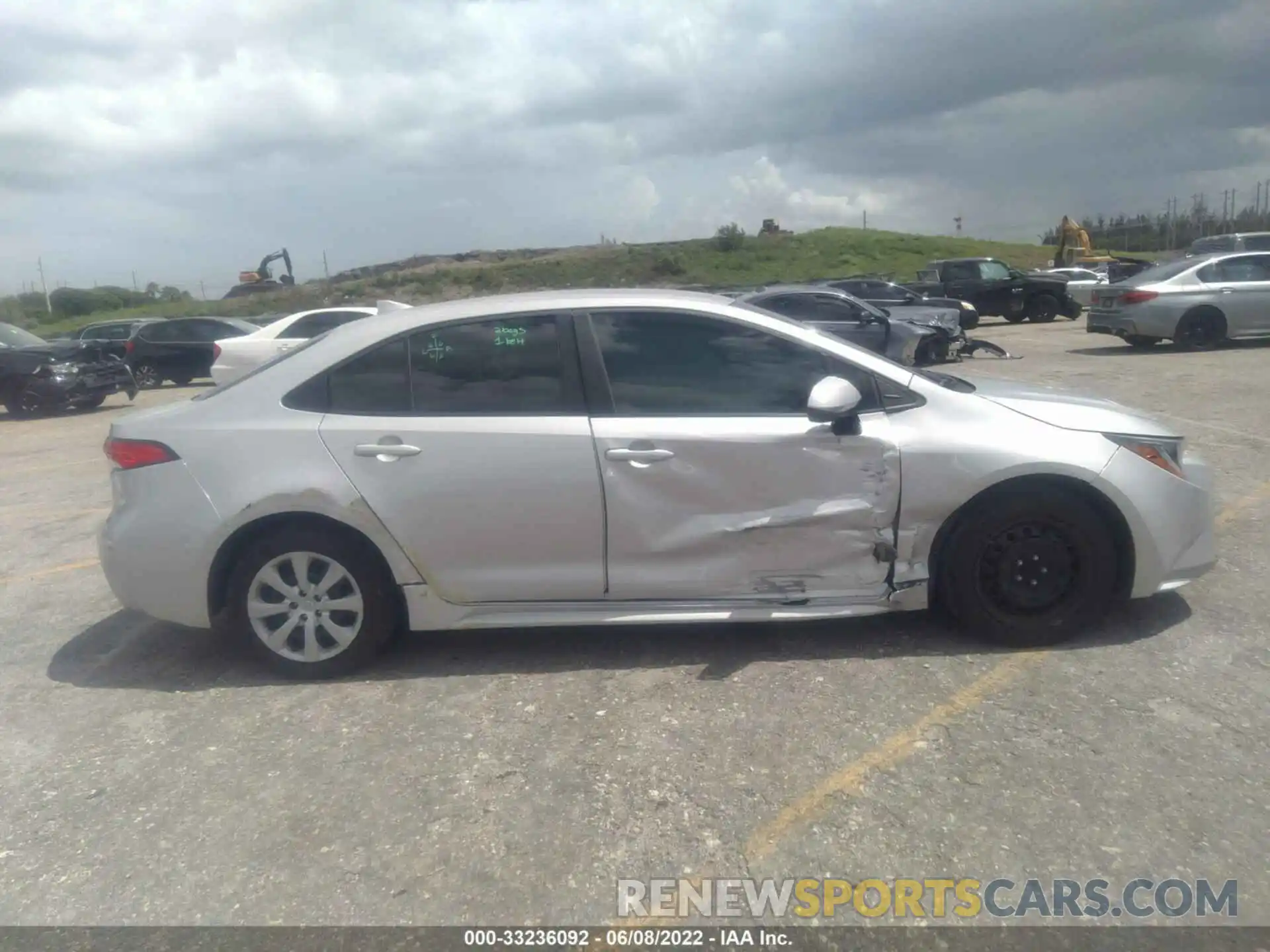 6 Photograph of a damaged car 5YFEPRAE3LP083997 TOYOTA COROLLA 2020