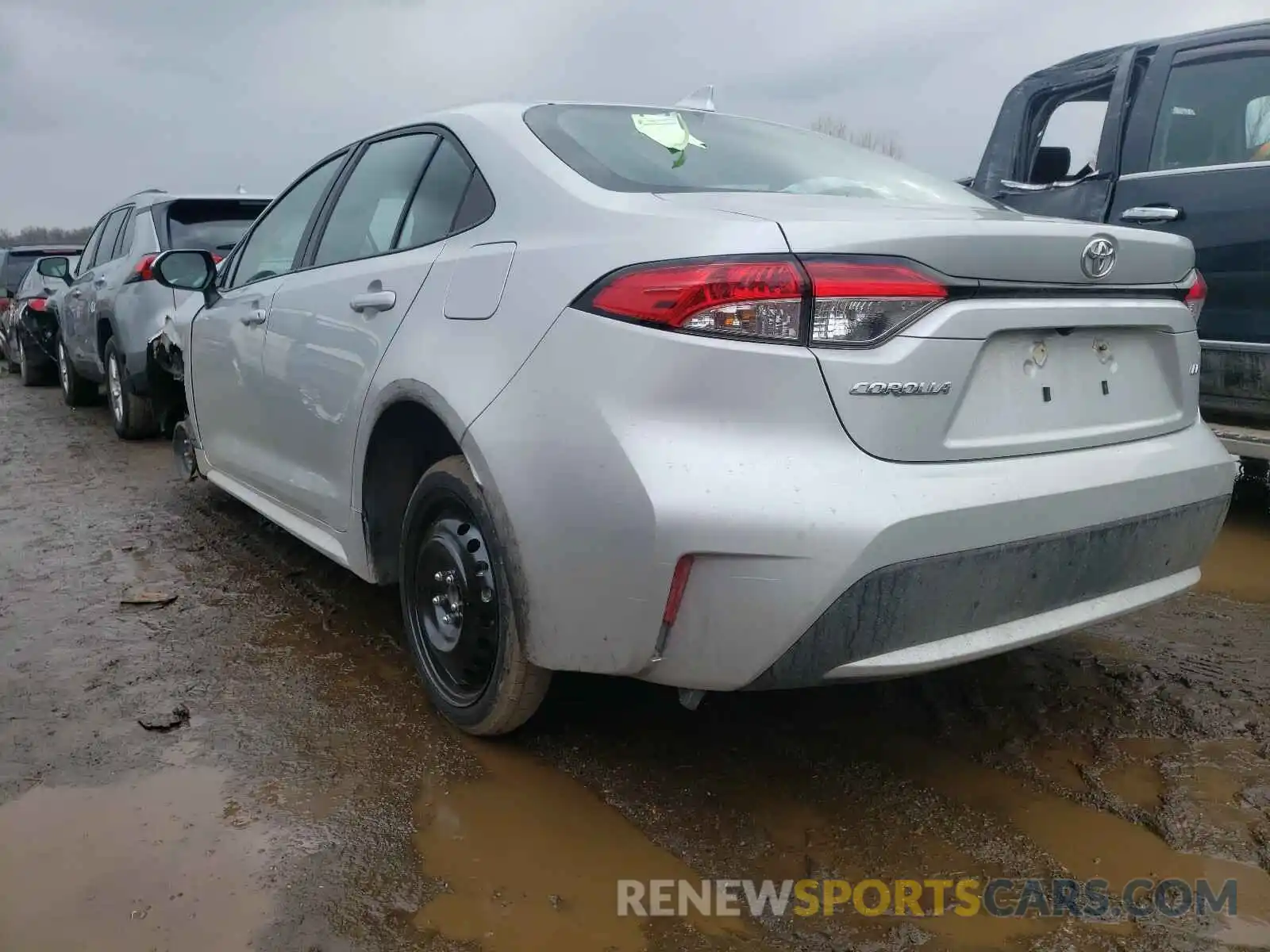 3 Photograph of a damaged car 5YFEPRAE3LP086737 TOYOTA COROLLA 2020