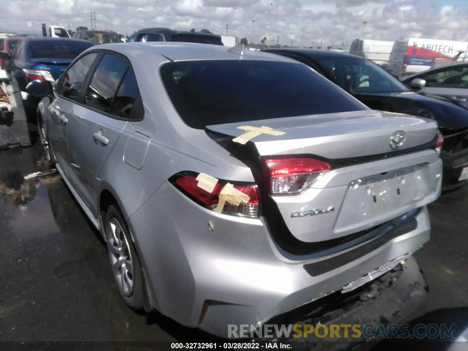 3 Photograph of a damaged car 5YFEPRAE3LP088214 TOYOTA COROLLA 2020