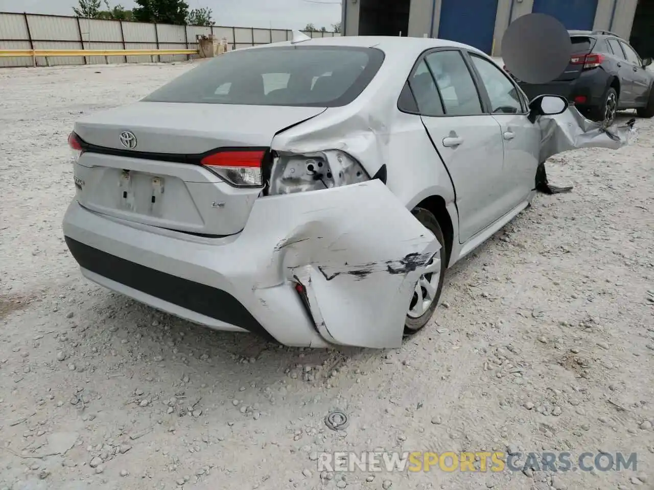 4 Photograph of a damaged car 5YFEPRAE3LP089878 TOYOTA COROLLA 2020