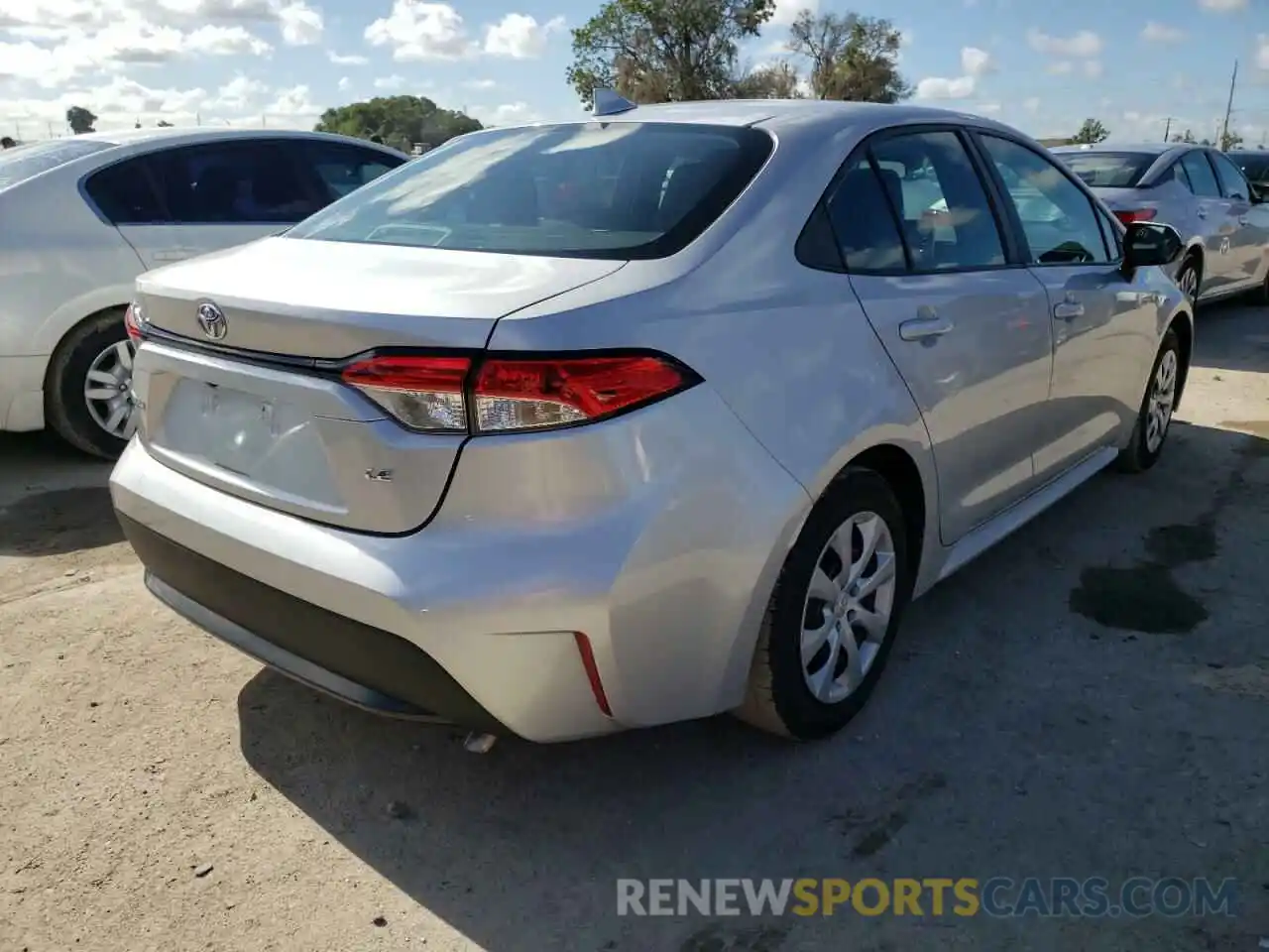 4 Photograph of a damaged car 5YFEPRAE3LP090044 TOYOTA COROLLA 2020