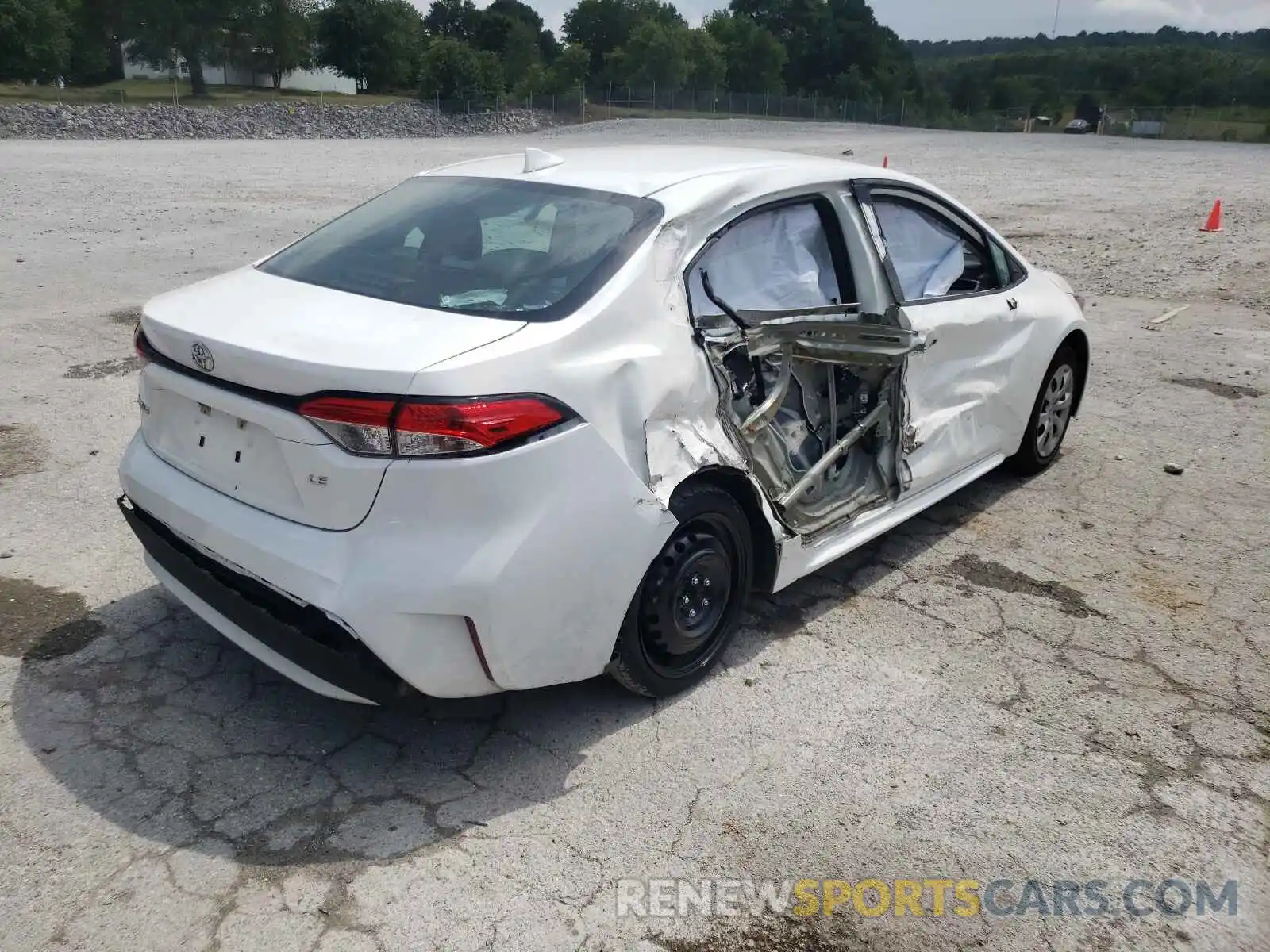 4 Photograph of a damaged car 5YFEPRAE3LP092196 TOYOTA COROLLA 2020