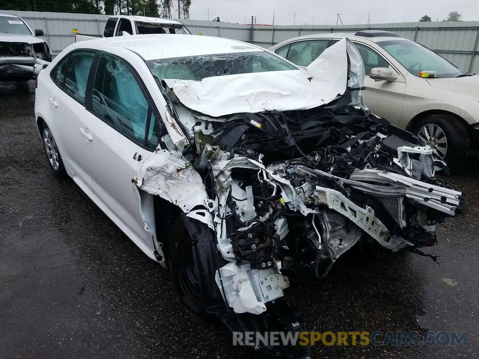 1 Photograph of a damaged car 5YFEPRAE3LP093574 TOYOTA COROLLA 2020