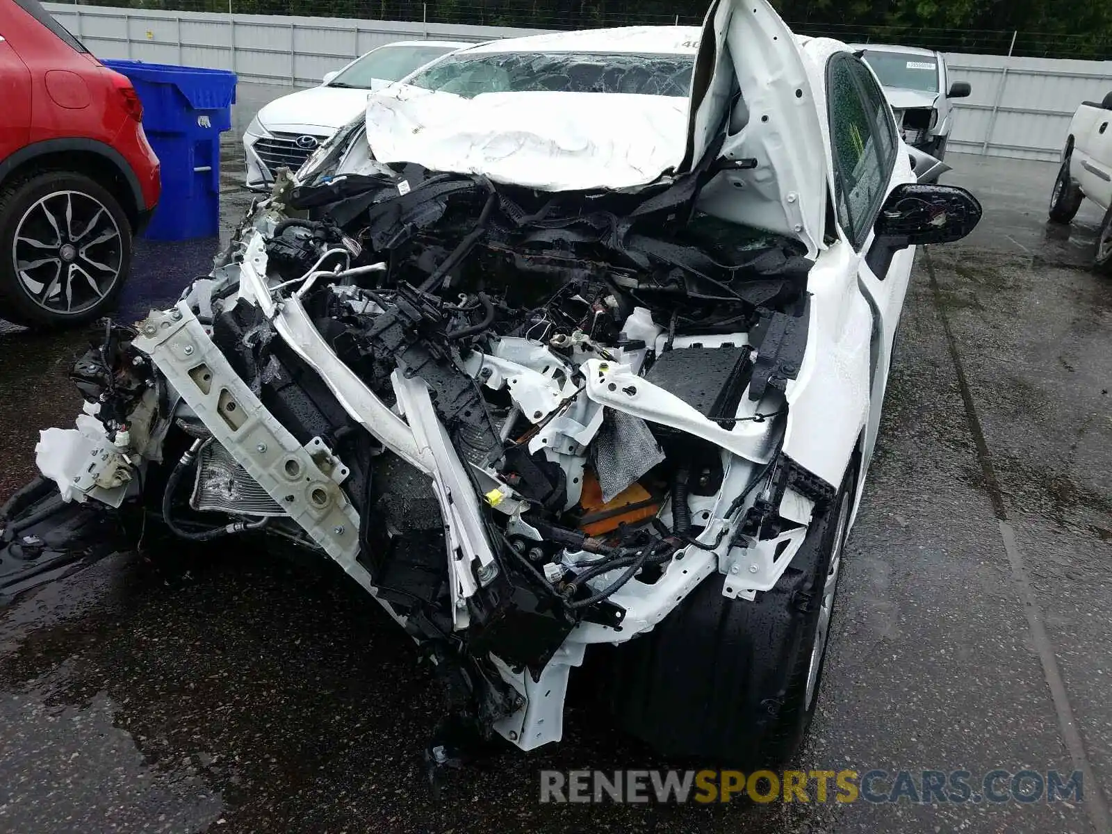 9 Photograph of a damaged car 5YFEPRAE3LP093574 TOYOTA COROLLA 2020