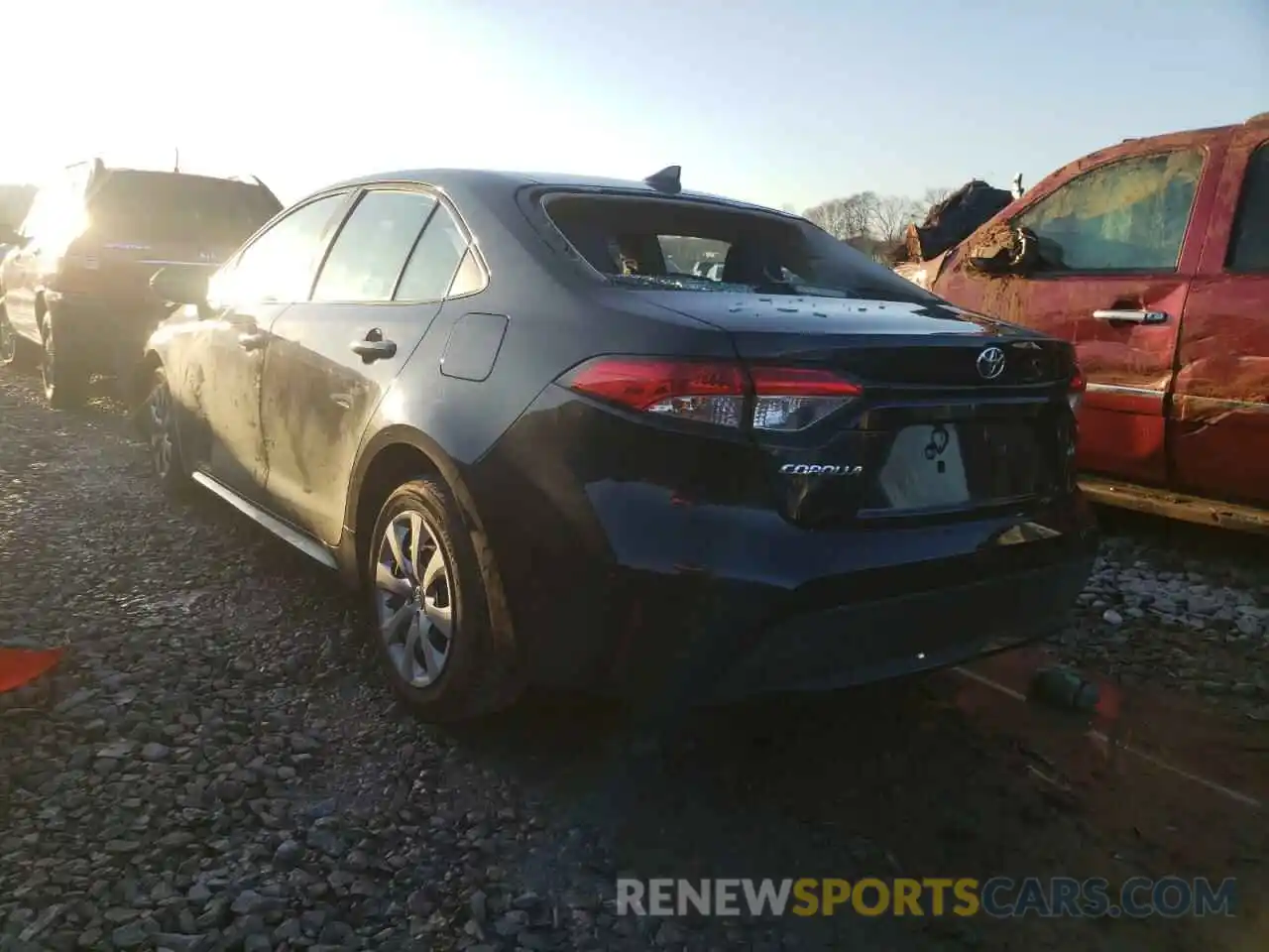 3 Photograph of a damaged car 5YFEPRAE3LP096295 TOYOTA COROLLA 2020