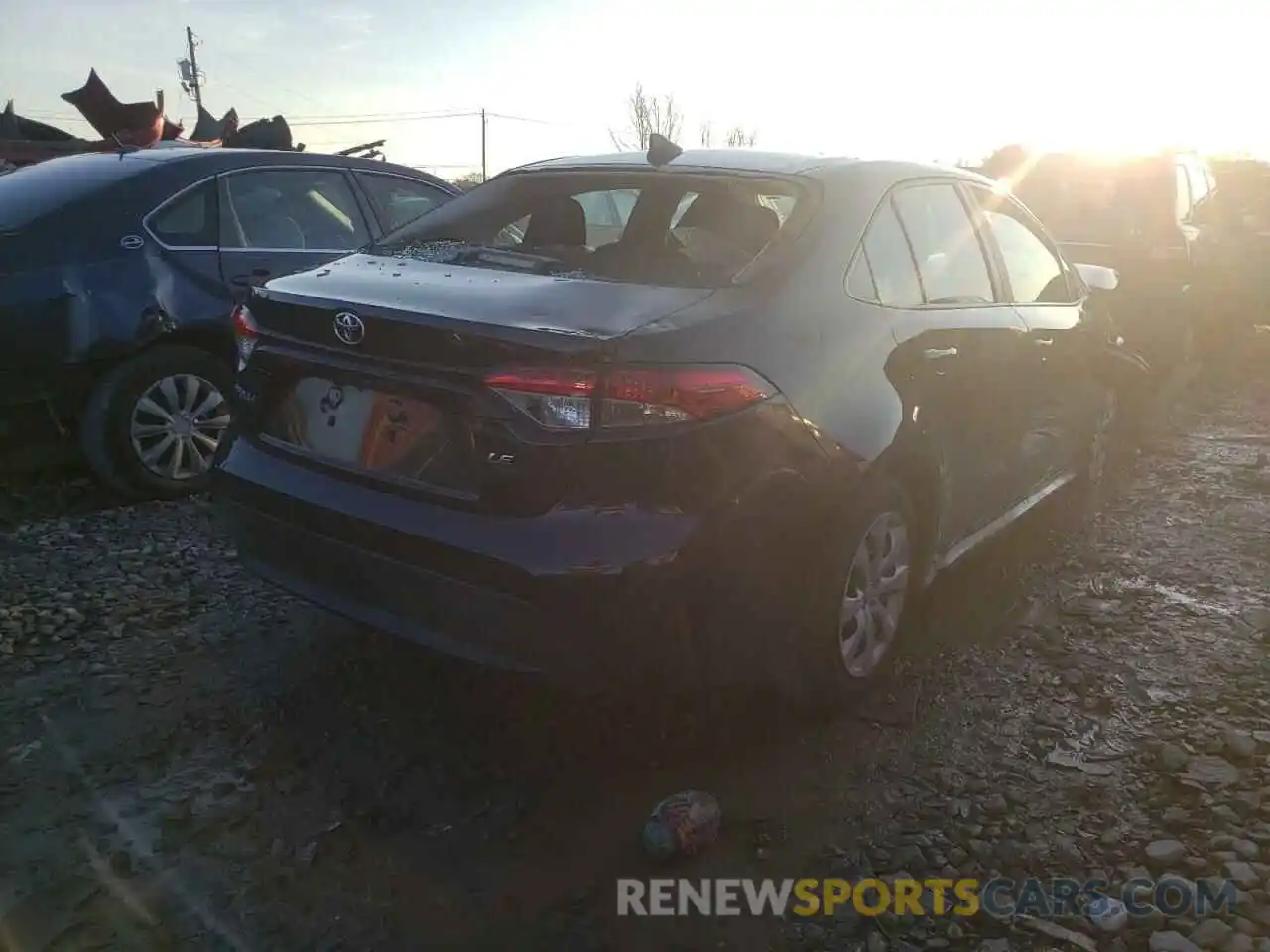 4 Photograph of a damaged car 5YFEPRAE3LP096295 TOYOTA COROLLA 2020