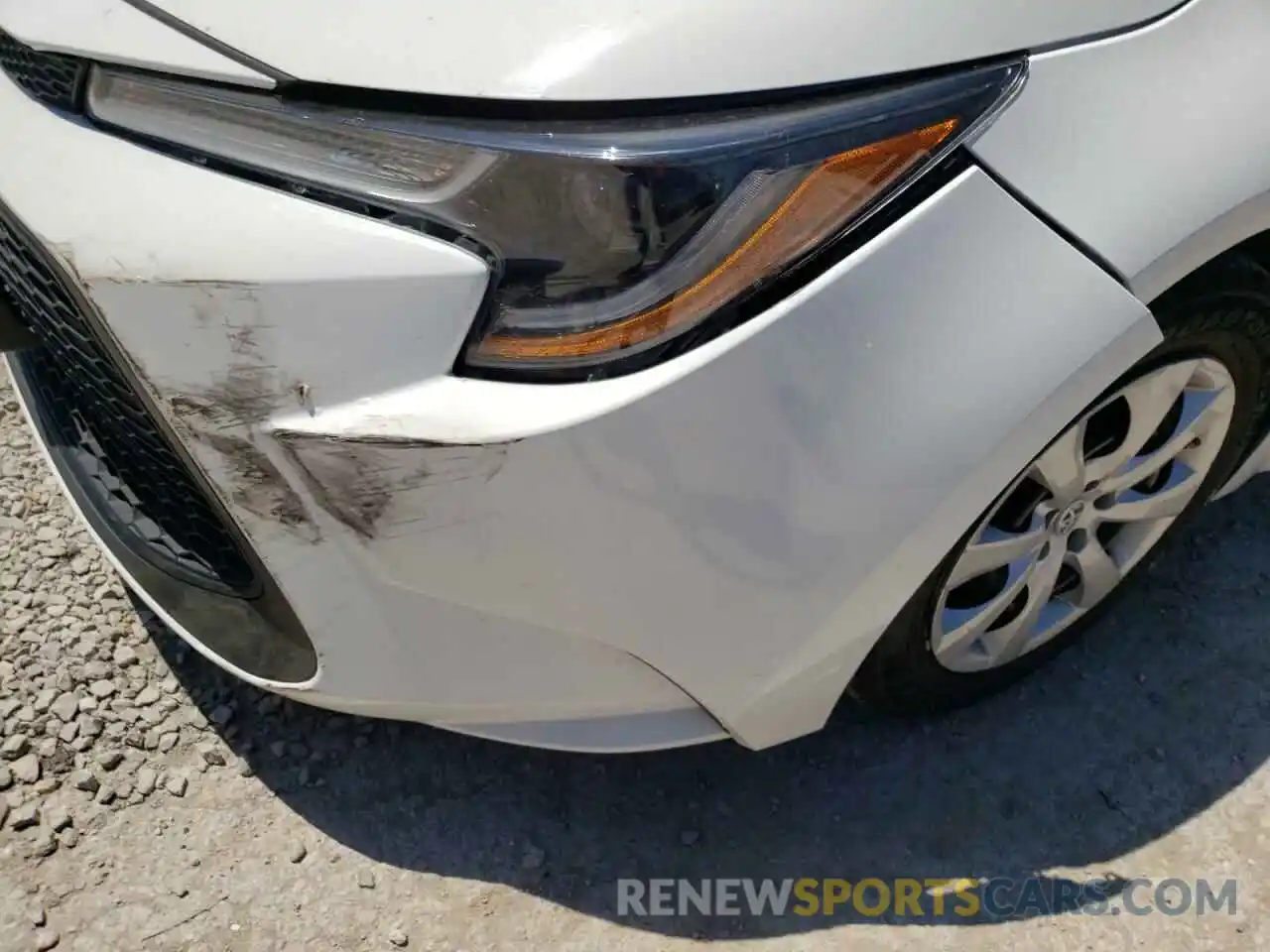 9 Photograph of a damaged car 5YFEPRAE3LP097530 TOYOTA COROLLA 2020