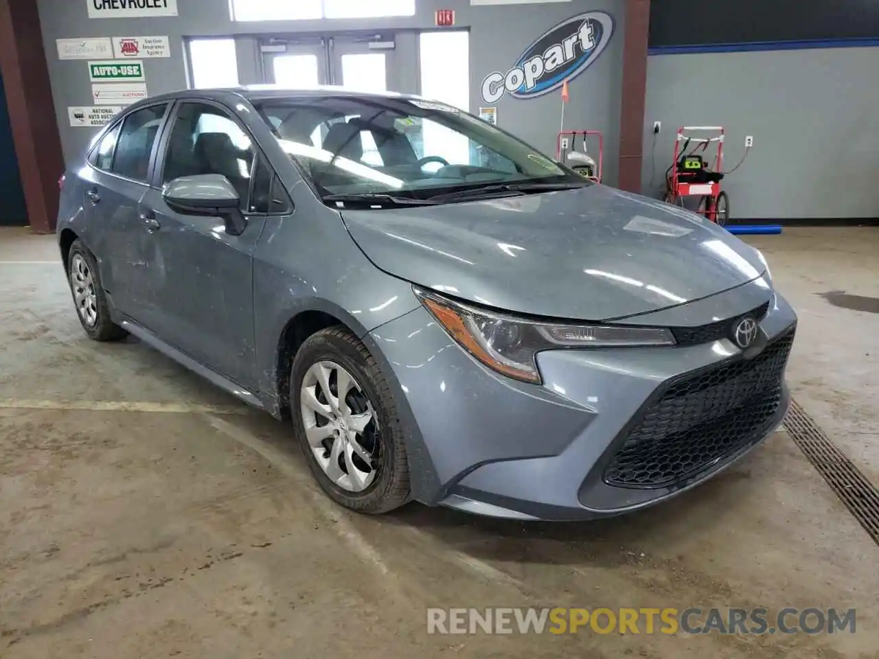 1 Photograph of a damaged car 5YFEPRAE3LP098161 TOYOTA COROLLA 2020