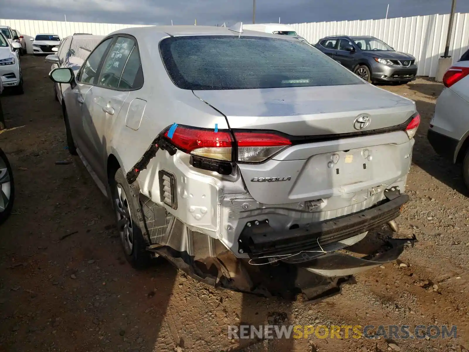 3 Photograph of a damaged car 5YFEPRAE3LP098189 TOYOTA COROLLA 2020