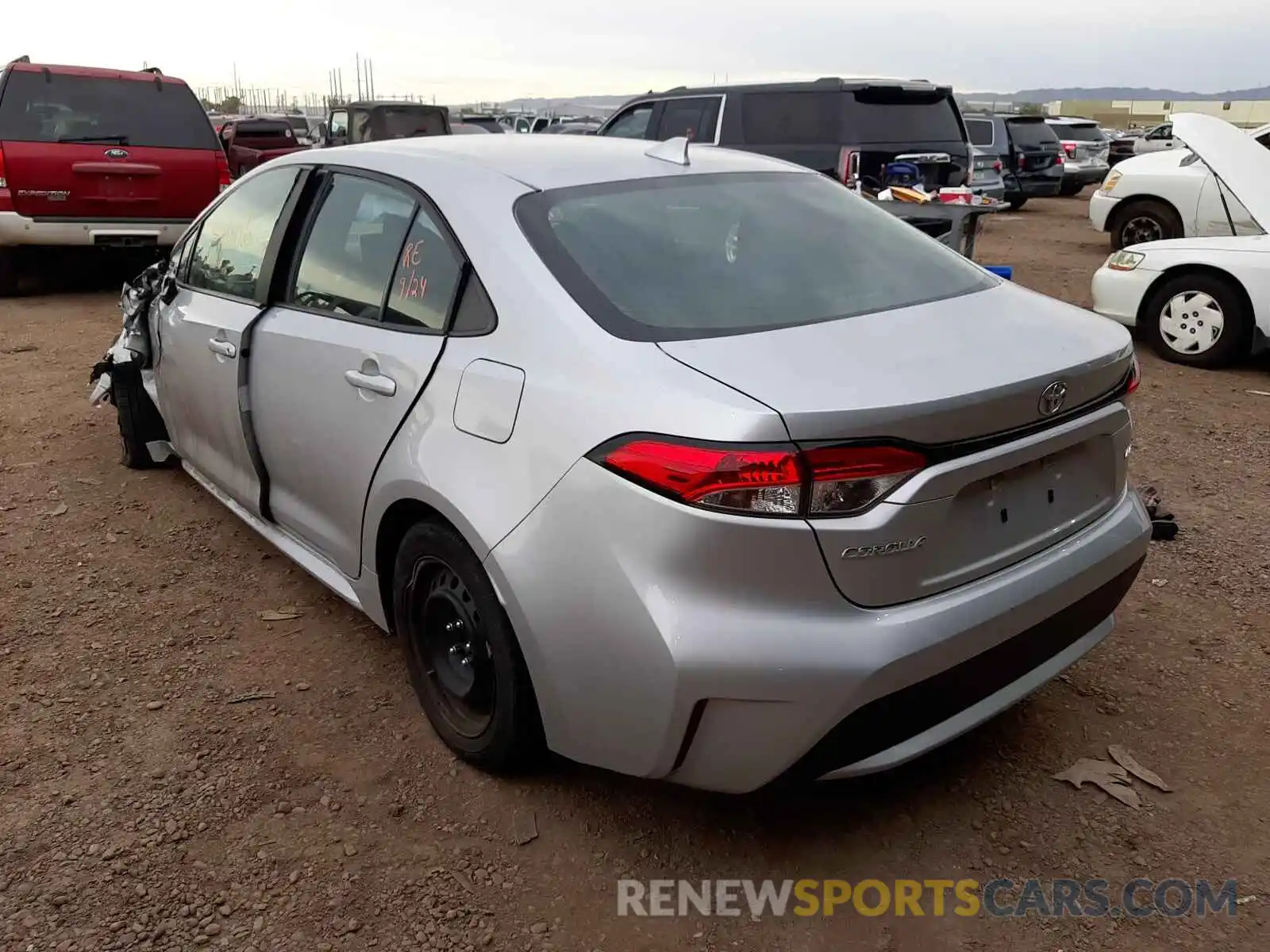 3 Photograph of a damaged car 5YFEPRAE3LP098242 TOYOTA COROLLA 2020