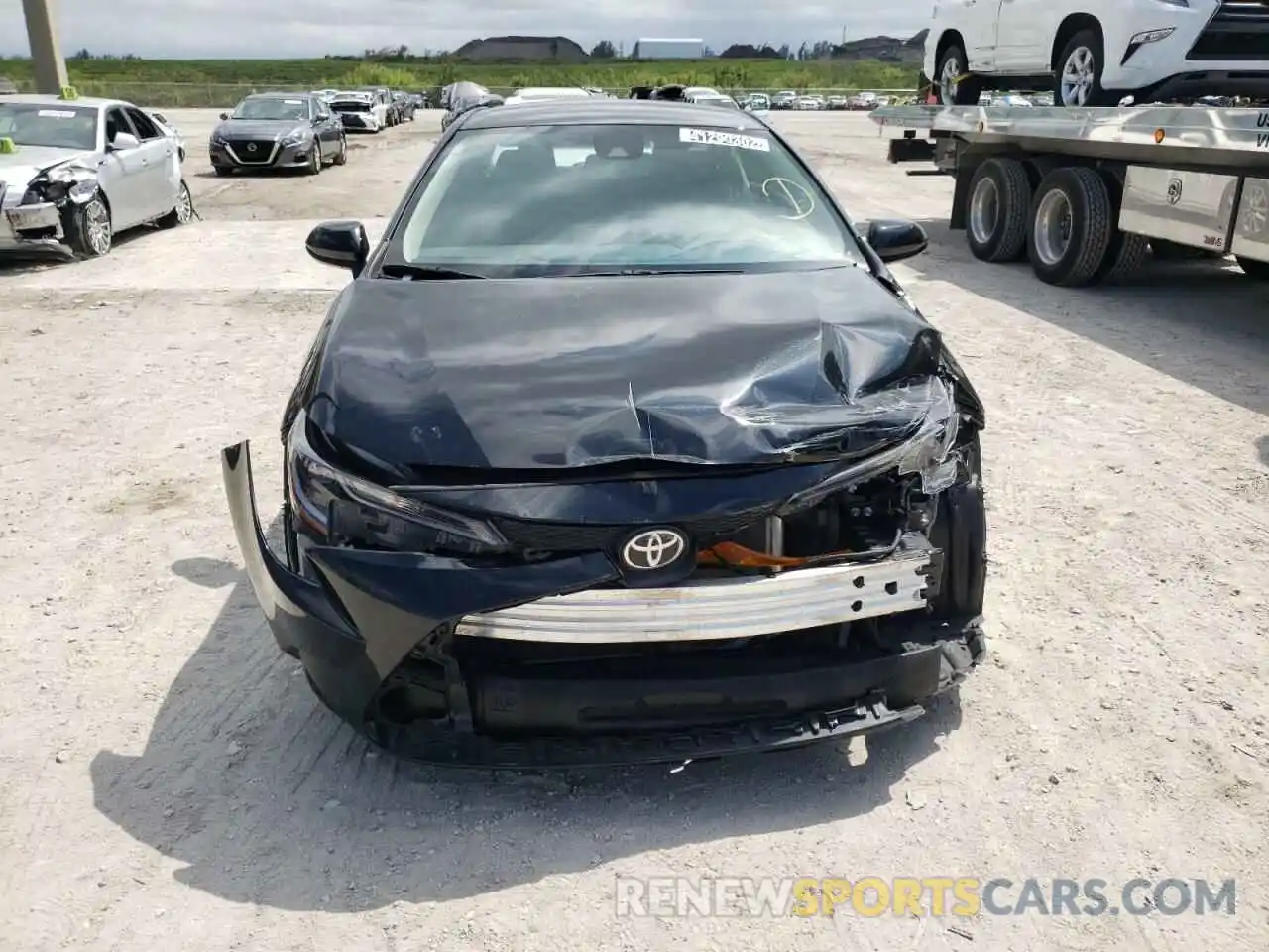 9 Photograph of a damaged car 5YFEPRAE3LP098967 TOYOTA COROLLA 2020