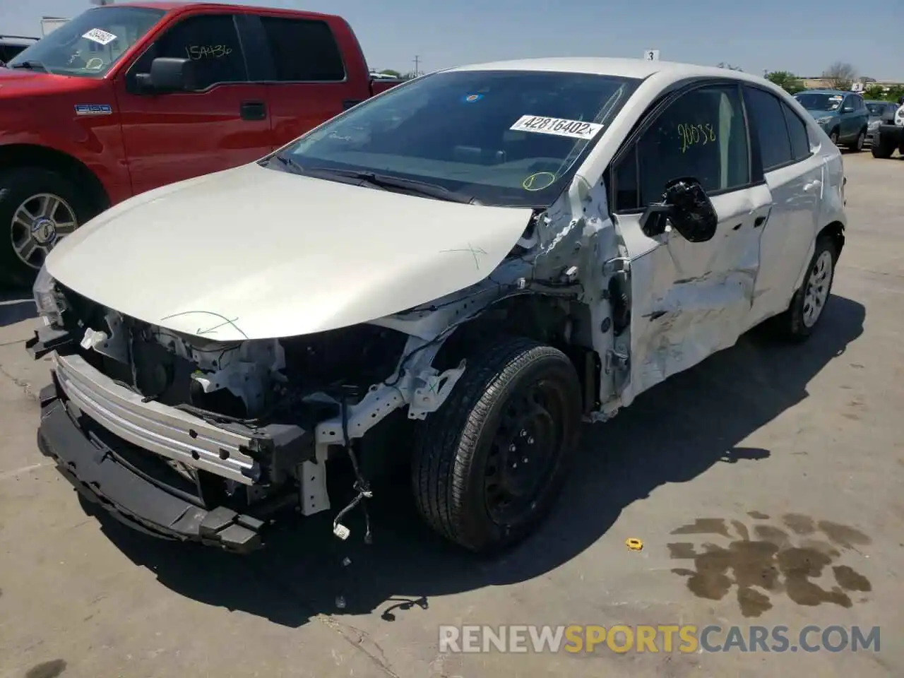 2 Photograph of a damaged car 5YFEPRAE3LP100961 TOYOTA COROLLA 2020