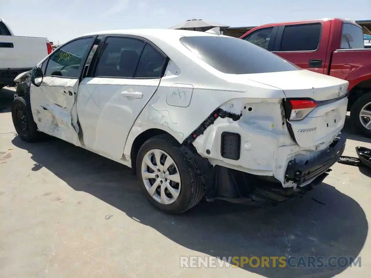 3 Photograph of a damaged car 5YFEPRAE3LP100961 TOYOTA COROLLA 2020