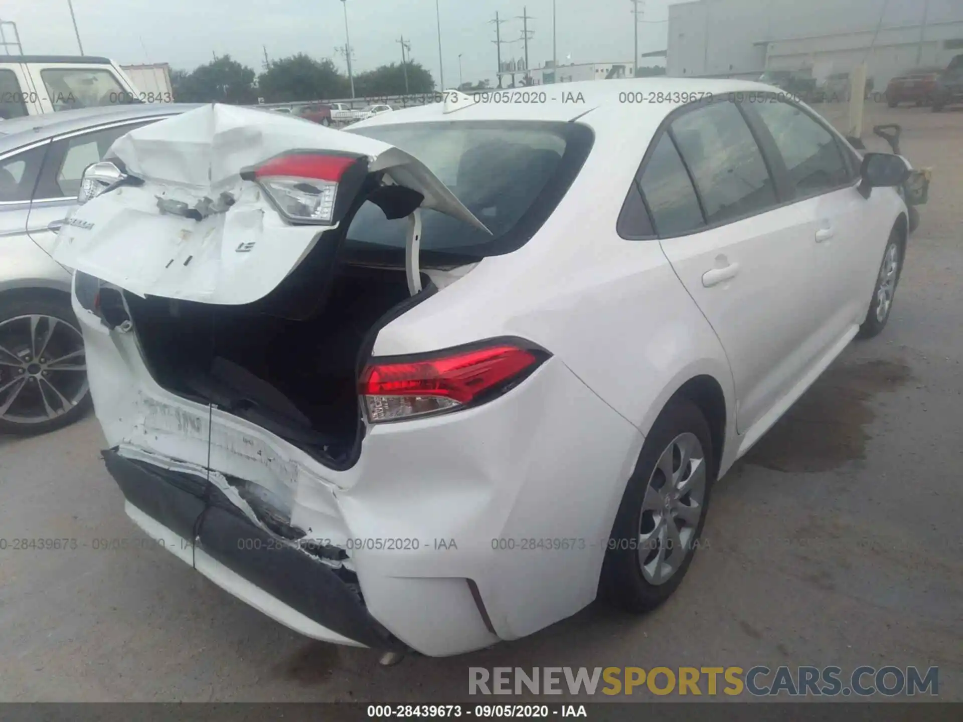 4 Photograph of a damaged car 5YFEPRAE3LP102449 TOYOTA COROLLA 2020