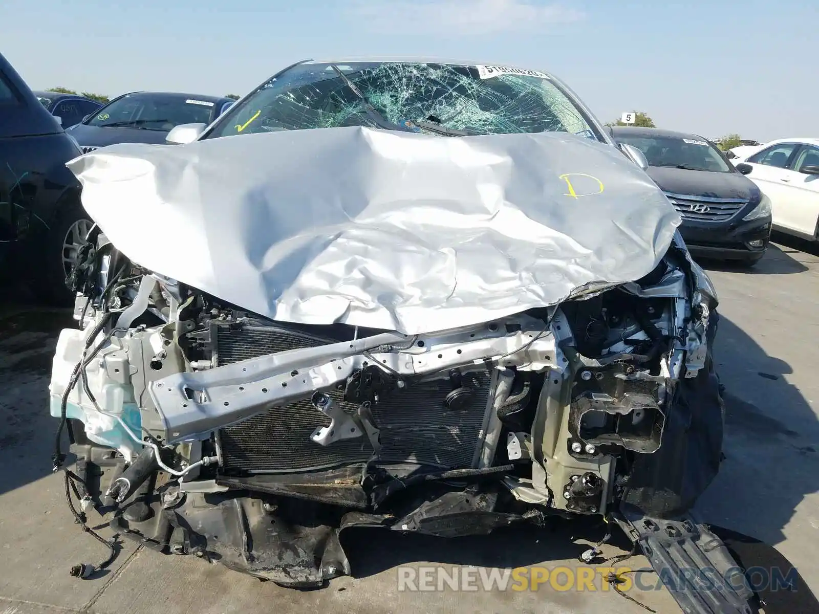 9 Photograph of a damaged car 5YFEPRAE3LP103097 TOYOTA COROLLA 2020
