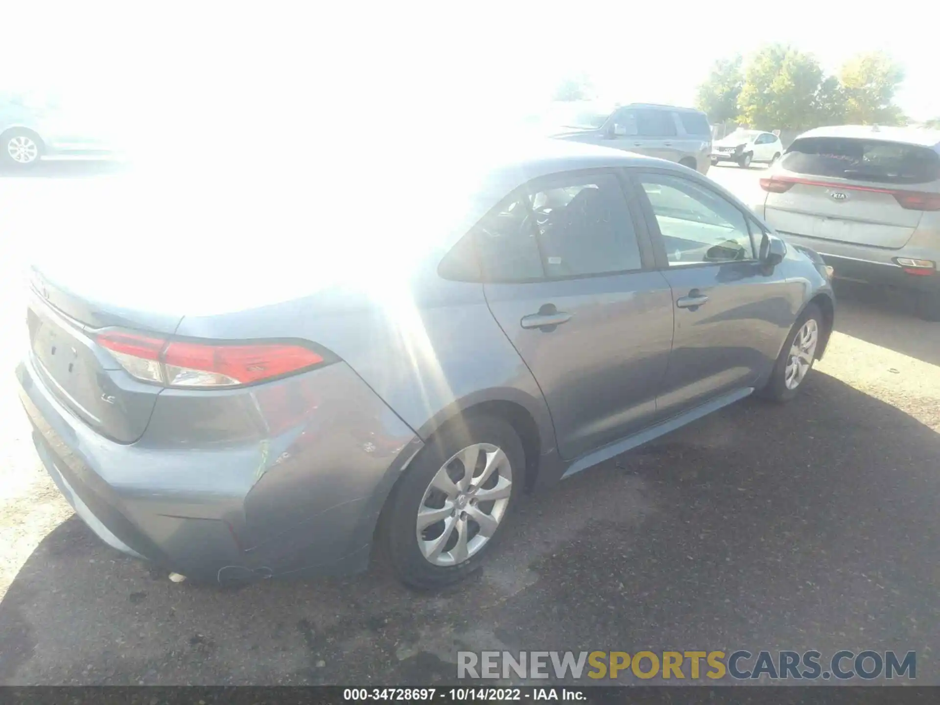 4 Photograph of a damaged car 5YFEPRAE3LP103536 TOYOTA COROLLA 2020