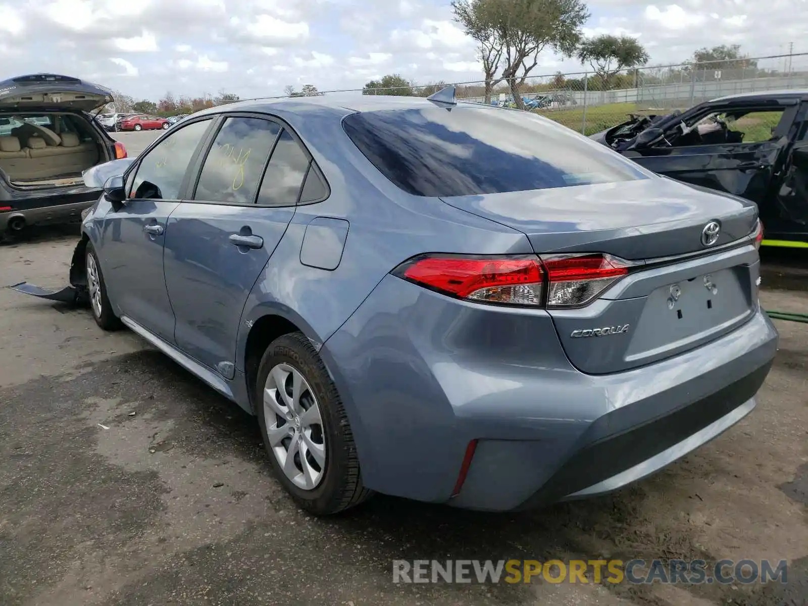 3 Photograph of a damaged car 5YFEPRAE3LP103651 TOYOTA COROLLA 2020