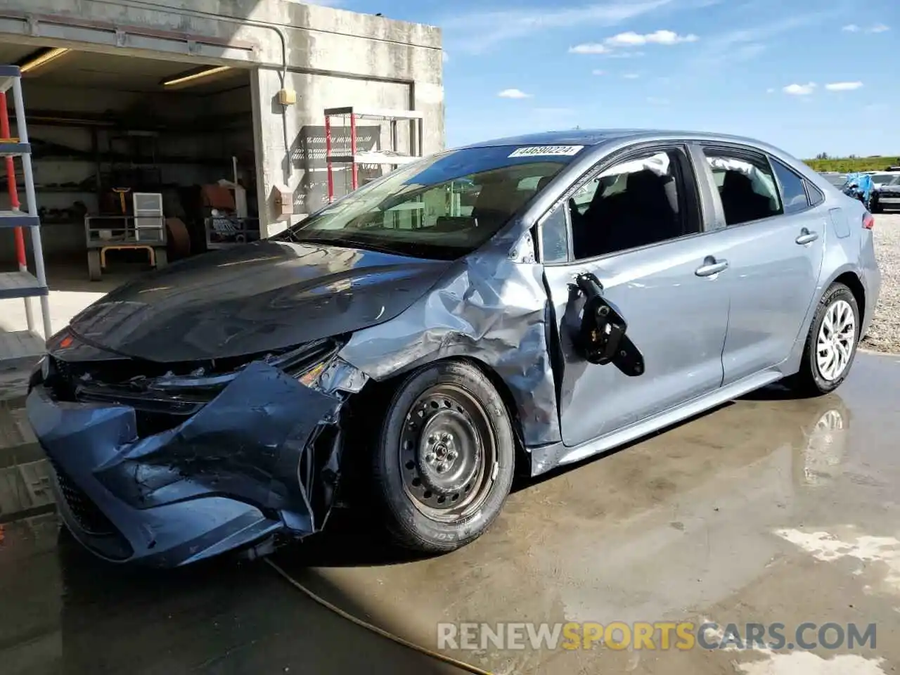 1 Photograph of a damaged car 5YFEPRAE3LP106288 TOYOTA COROLLA 2020