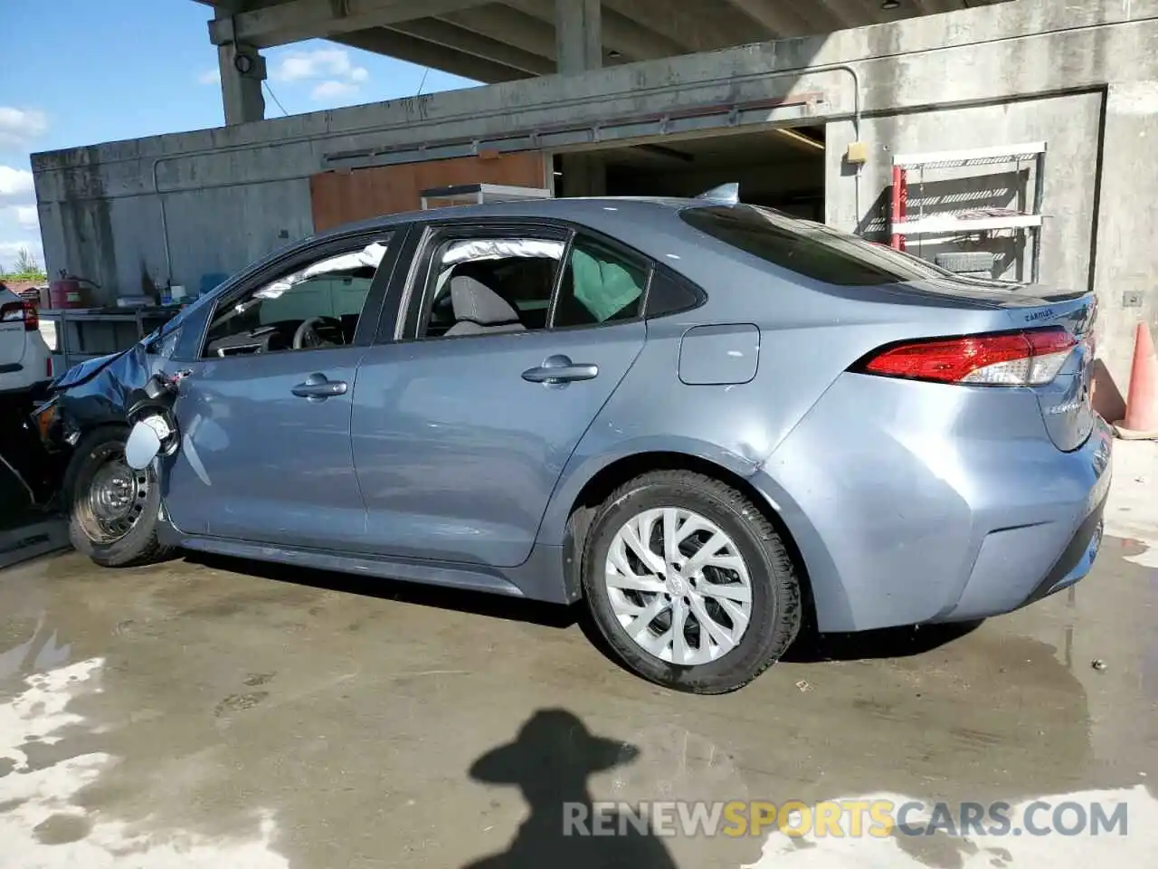 2 Photograph of a damaged car 5YFEPRAE3LP106288 TOYOTA COROLLA 2020