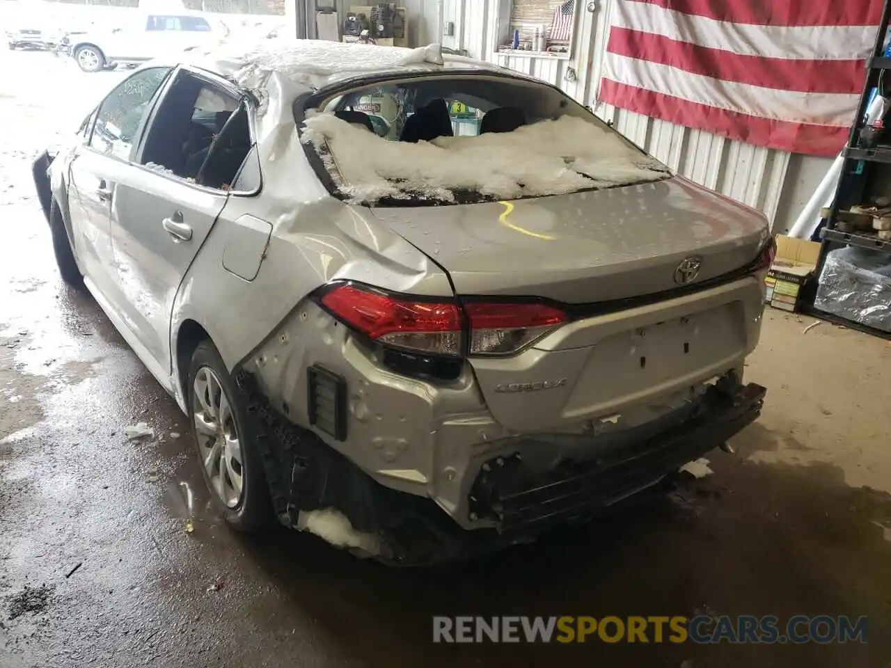 3 Photograph of a damaged car 5YFEPRAE3LP106470 TOYOTA COROLLA 2020