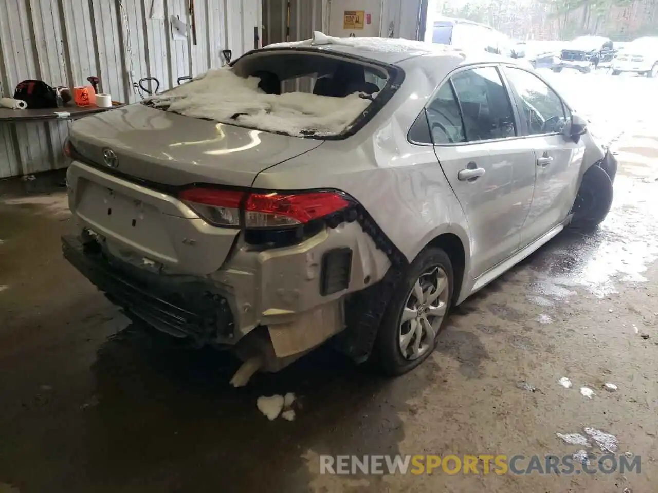 4 Photograph of a damaged car 5YFEPRAE3LP106470 TOYOTA COROLLA 2020