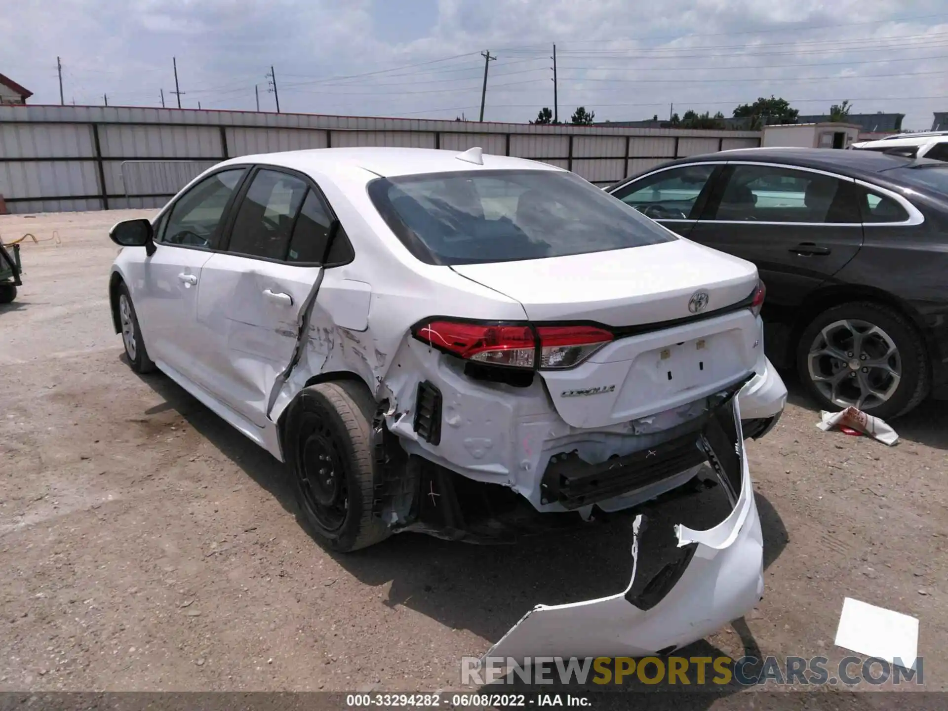 3 Photograph of a damaged car 5YFEPRAE3LP108011 TOYOTA COROLLA 2020