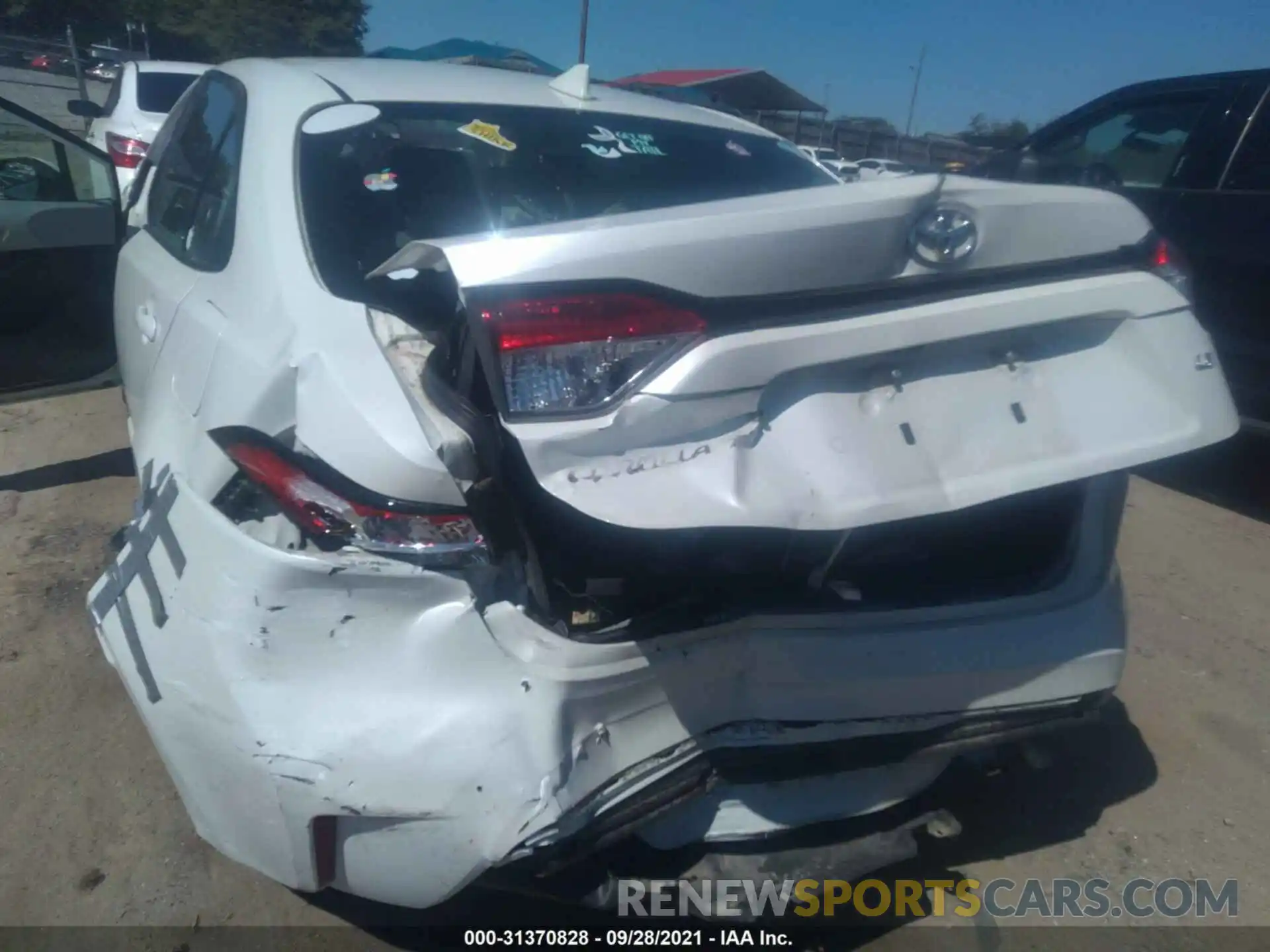 6 Photograph of a damaged car 5YFEPRAE3LP108820 TOYOTA COROLLA 2020