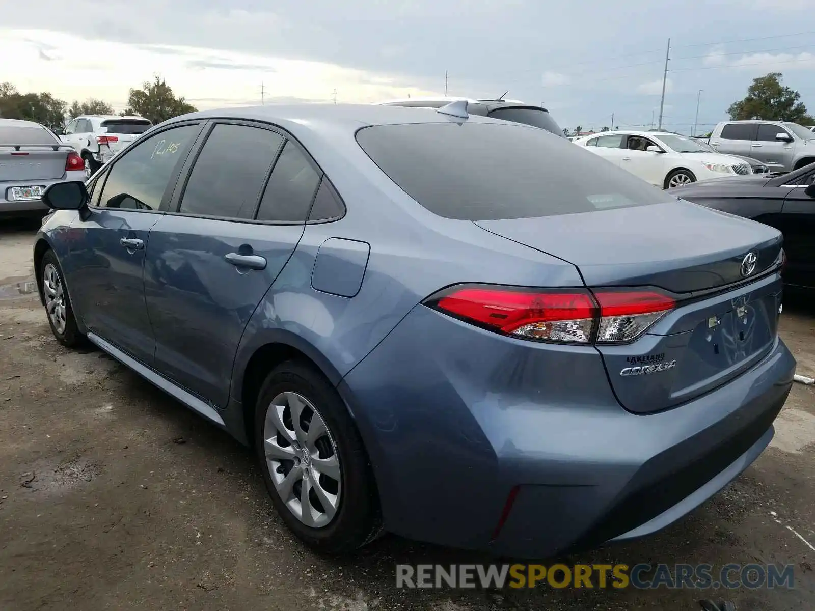 3 Photograph of a damaged car 5YFEPRAE3LP109045 TOYOTA COROLLA 2020