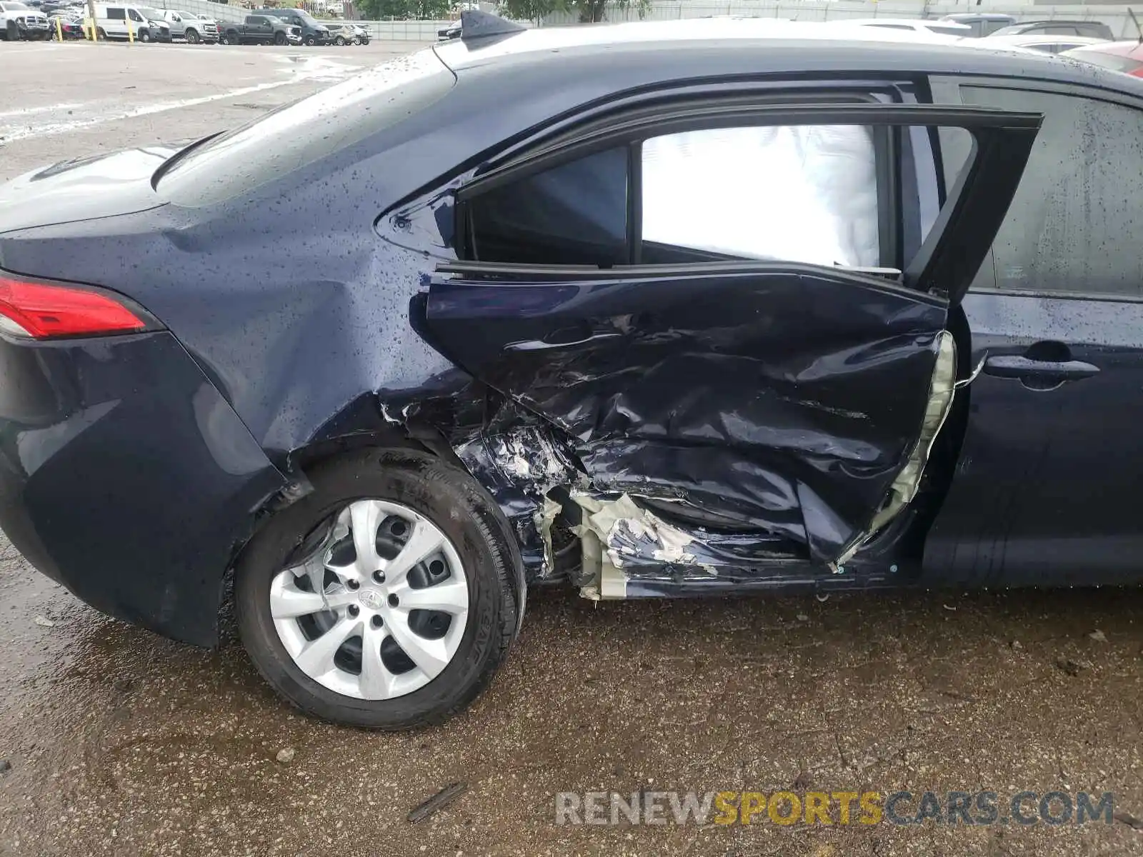 9 Photograph of a damaged car 5YFEPRAE3LP109451 TOYOTA COROLLA 2020